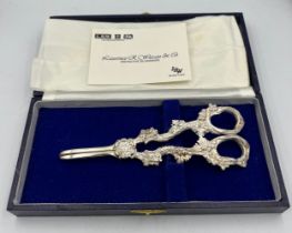 Boxed grape scissors Sheffield 1991, maker Lawrence R. Watson & Co. Weight 105gm.