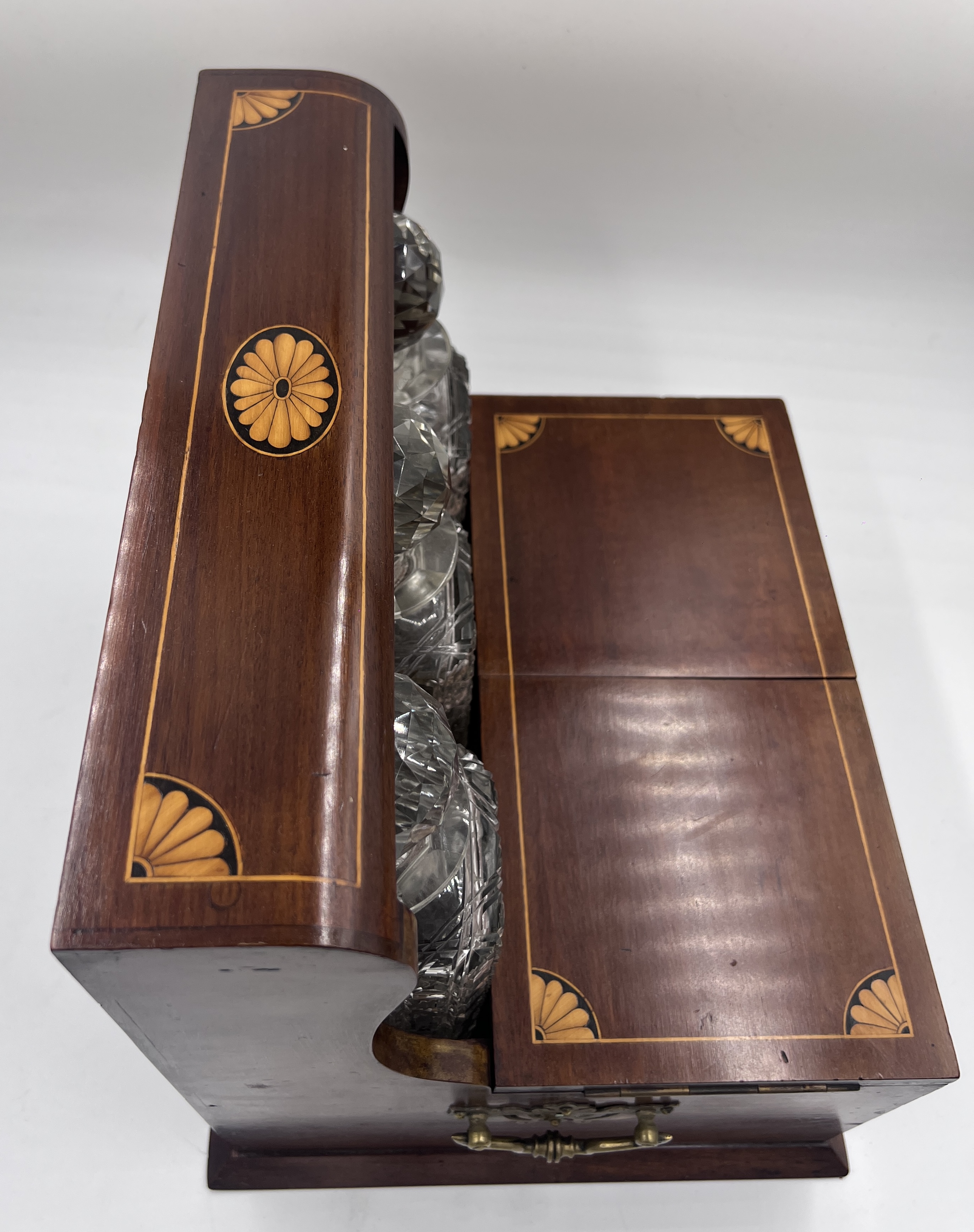 An Edwardian mahogany inlaid cut glass tantalus and games box containing cigar cutter, silver plated - Image 3 of 14