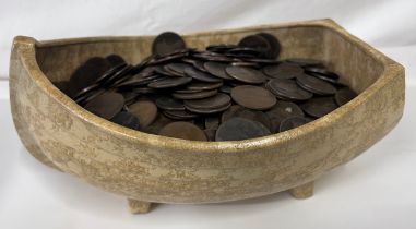A large quantity of mostly Victorian Pennies and some half Pennies, various dates, mostly pre 1900