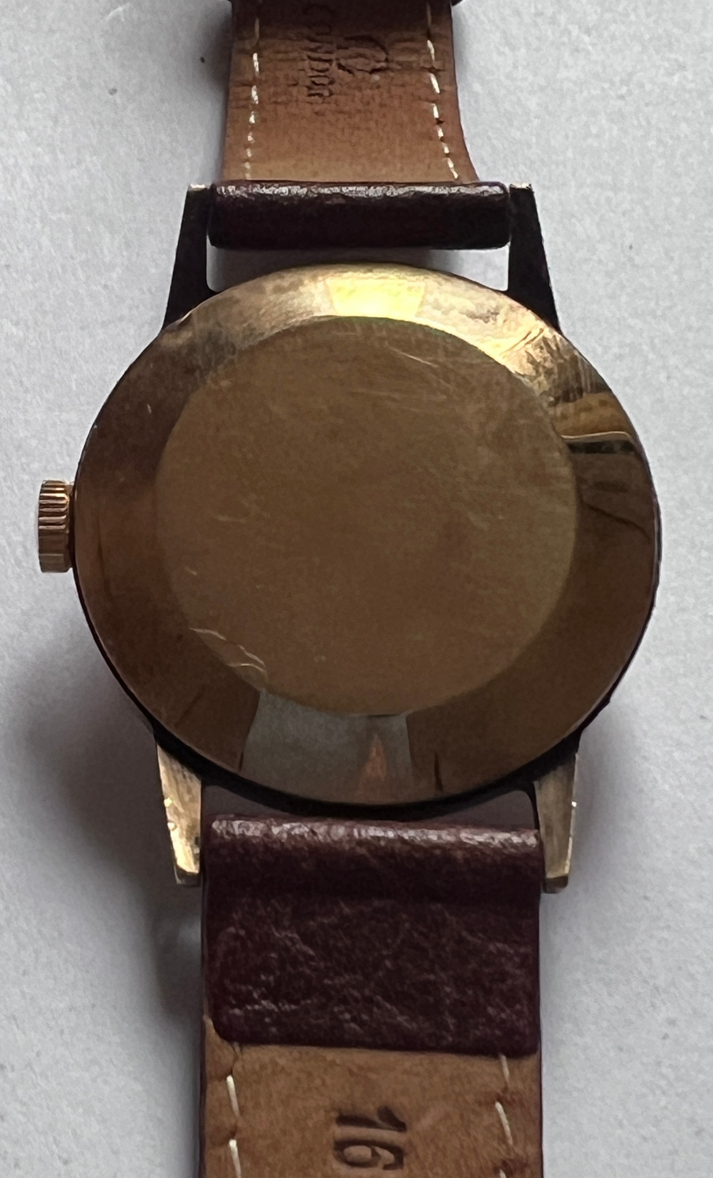 A 1950's Tudor Royal 9ct gold wristwatch on camel grain leather strap. Stamped to inner case - Image 4 of 8