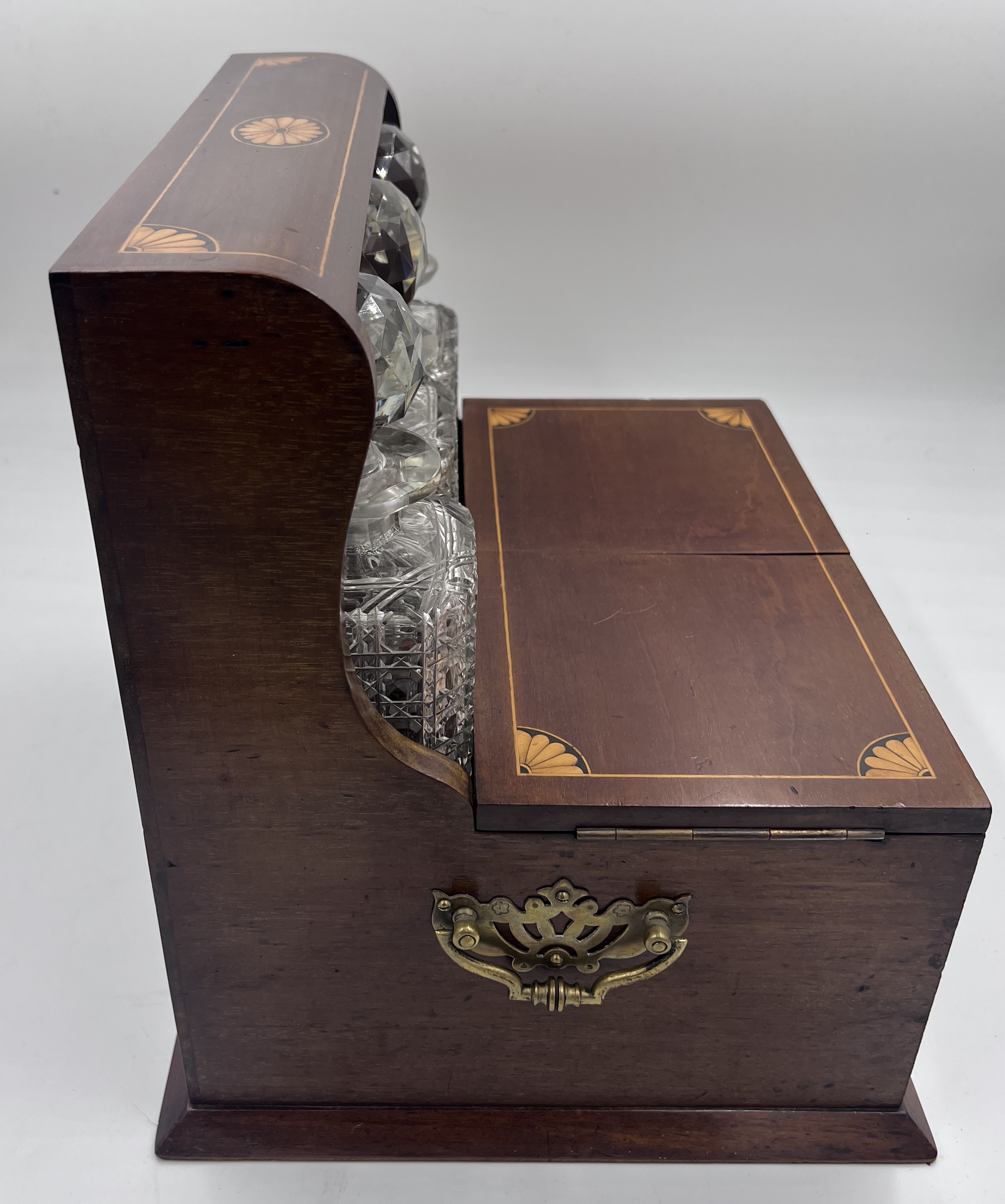 An Edwardian mahogany inlaid cut glass tantalus and games box containing cigar cutter, silver plated - Image 14 of 14