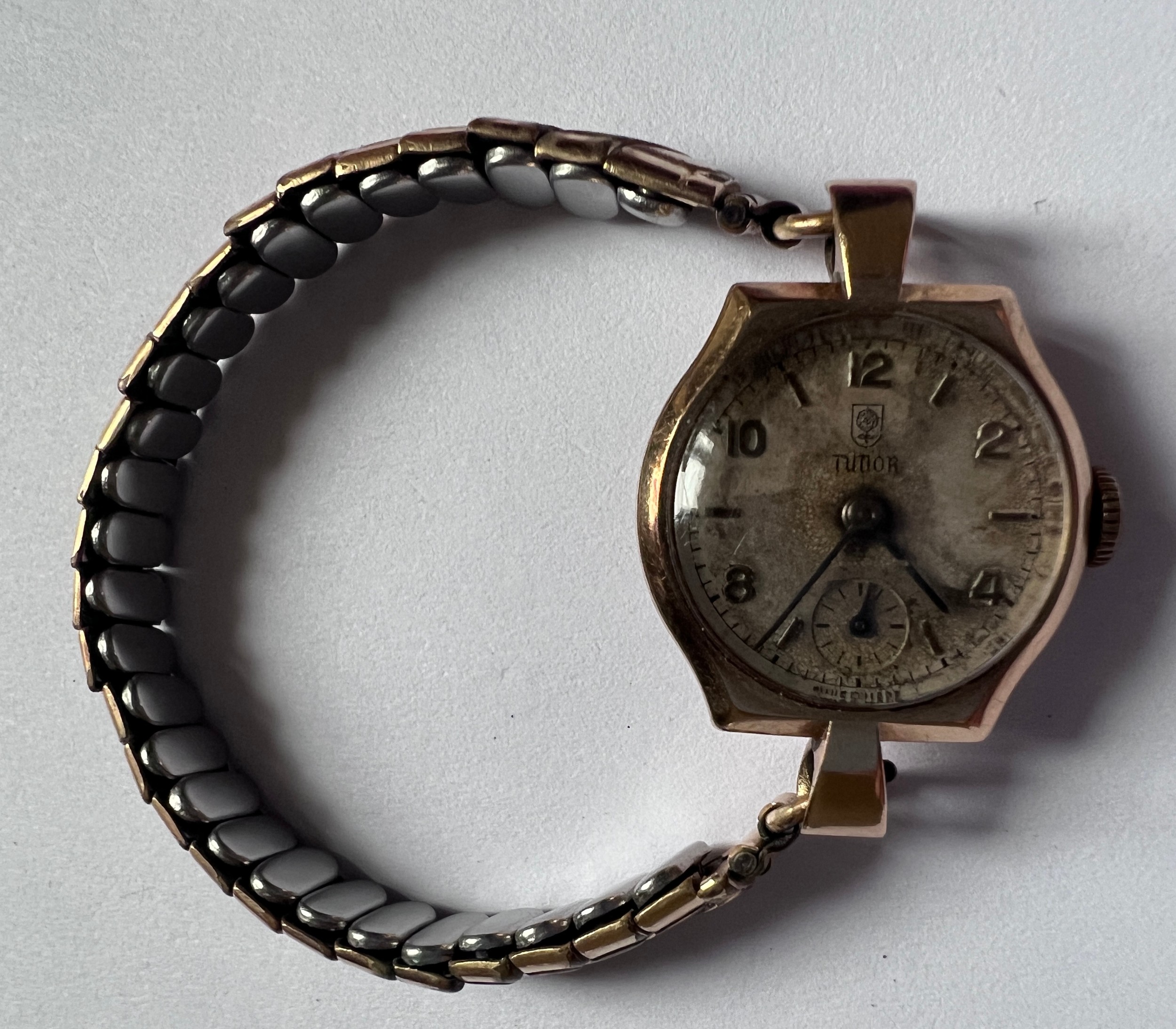 A vintage Tudor 9ct gold ladies wristwatch with subsidiary seconds dial on expanding gold plated - Image 2 of 6