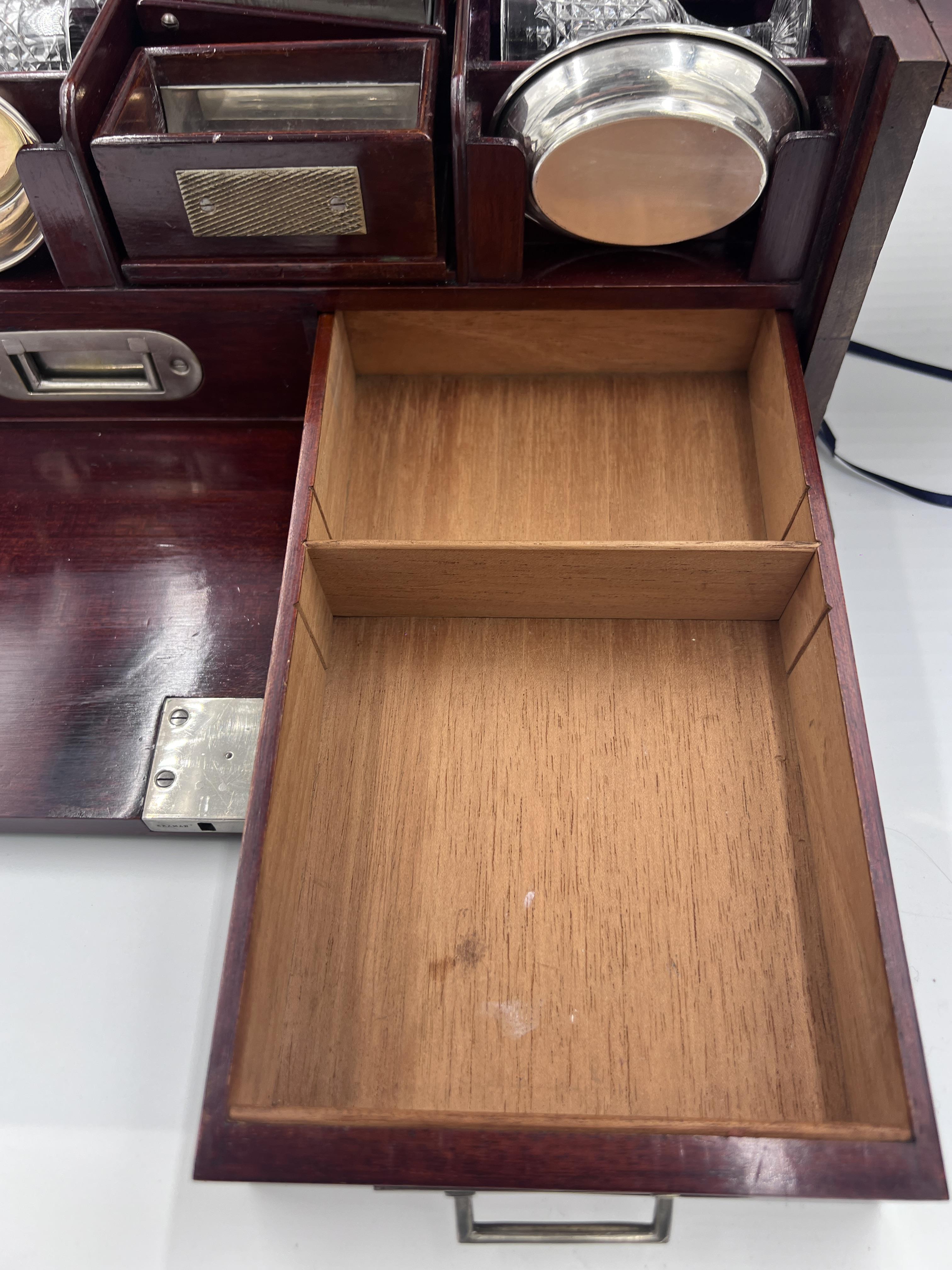 An Edwardian mahogany inlaid cut glass tantalus and games box containing cigar cutter, silver plated - Image 6 of 14