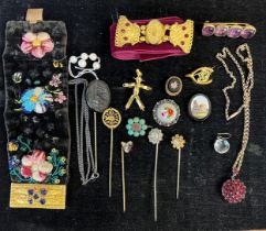 Victorian and earlier jewellery to include micro mosaic, stock pins, beadwork bracelet, brooch/