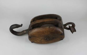A ship's oval oak pulley rope block