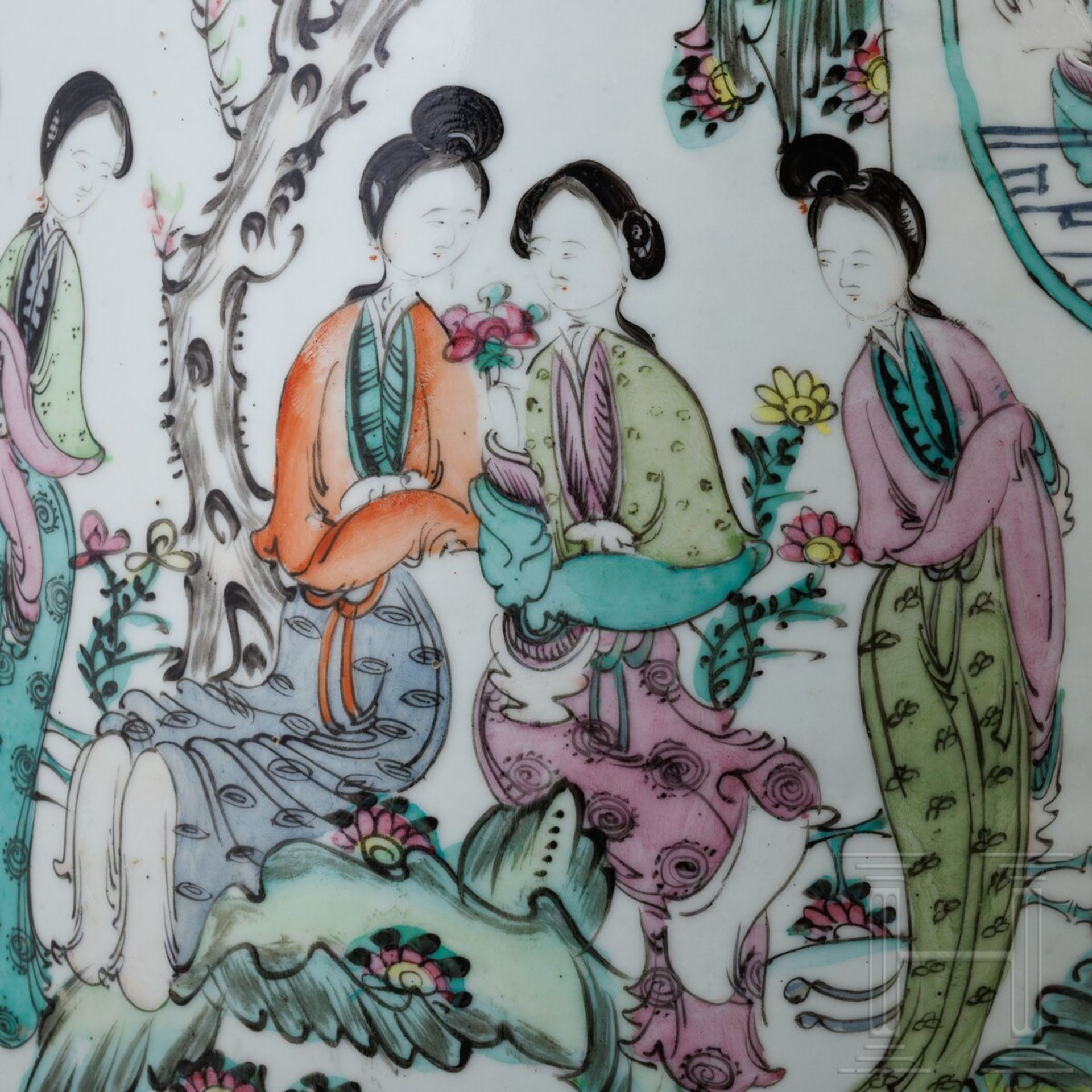 Vier Famille-rose- und Qianjiang-Cai-Vasen, China, wohl späte Qing-Dynastie (1901 - 1911) oder Repub - Bild 11 aus 15