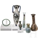 Fünf antike Glasgefäße und ein Glasarmreif, 2. Jhdt. v. Chr. - 6. Jhdt. n. Chr.