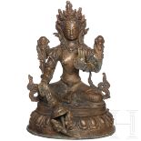 Bronzestatuette der sitzenden Tara auf Sockel, China, 19. oder frühes 20. Jhdt.