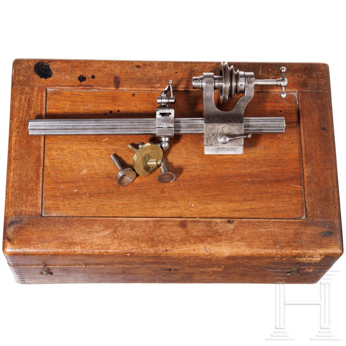 Lorch-Drehmaschine für Uhrmacher im Kasten mit Zubehör, deutsch, wohl um 1900 - Image 3 of 3