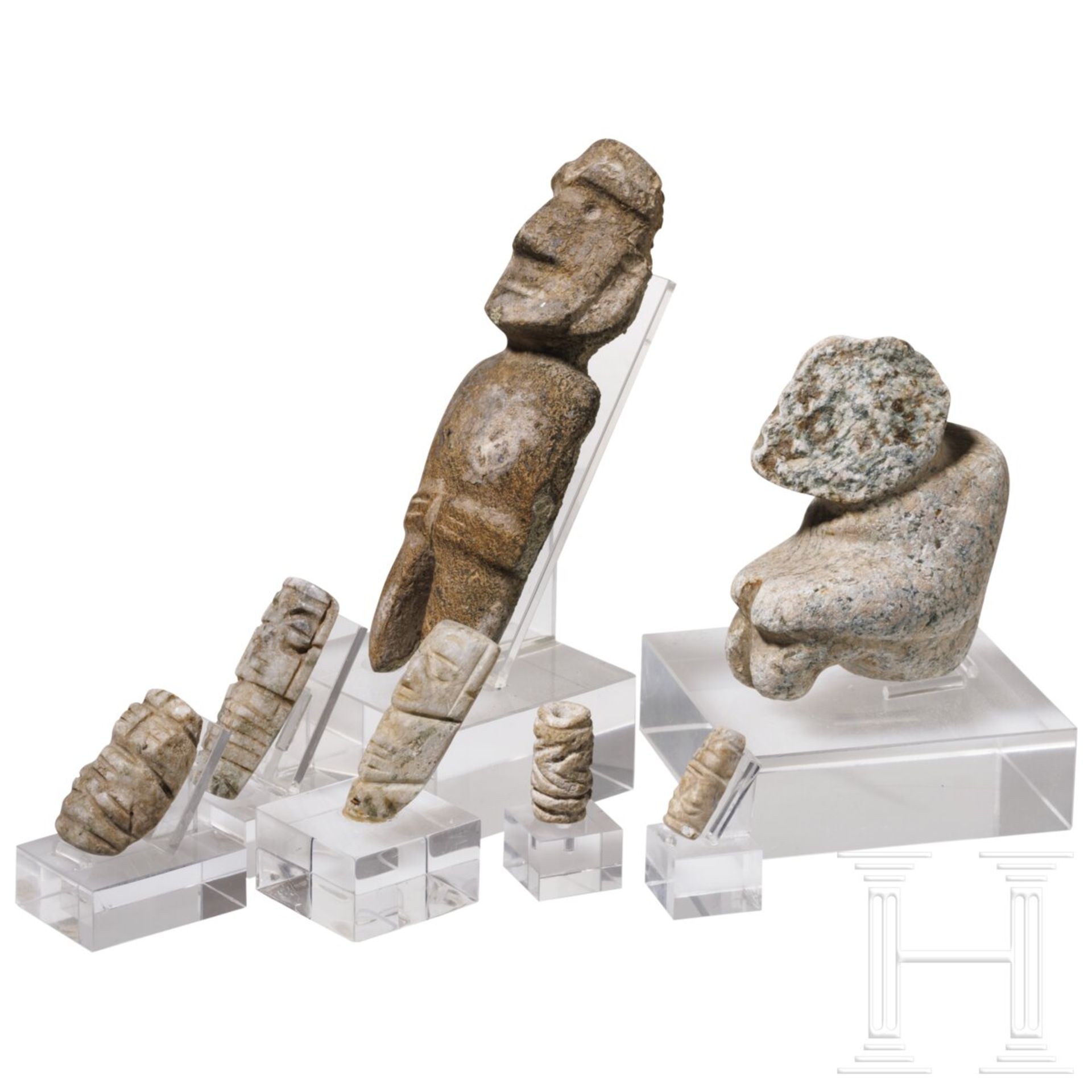 Sechs präkolumbische Steinfiguren und eine Steinperle, verschiedene Kulturen, 10. - 15. Jhdt. - Bild 2 aus 3