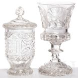 Fußpokal und Deckelbecher mit Schliffdekor, Neuwelt, um 1840