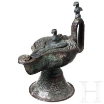 Öllampe aus Bronze, Islamisch, 12. Jhdt.