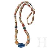 Halskette aus Ton- und Glasperlen diverser antiker Kulturen, 5. Jhdt. v. Chr. - 3. Jhdt. n. Chr.