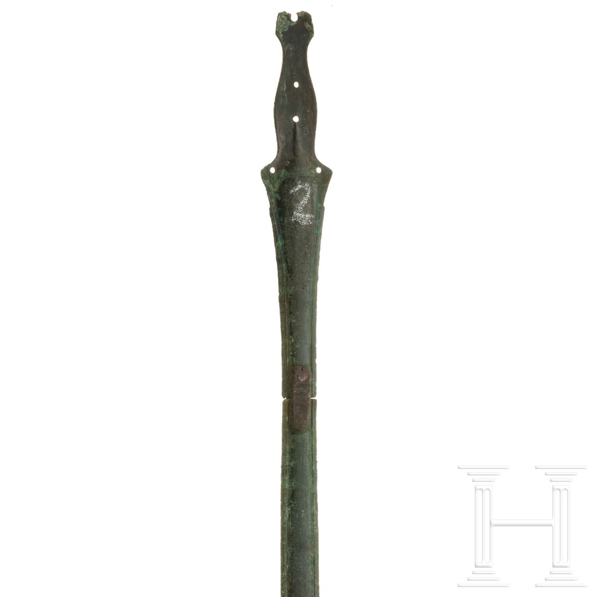 Bronzenes Griffzungenschwert vom Typ Lengenfeld (Stufe Hallstatt C), 8. Jhdt. v. Chr. - Image 3 of 3