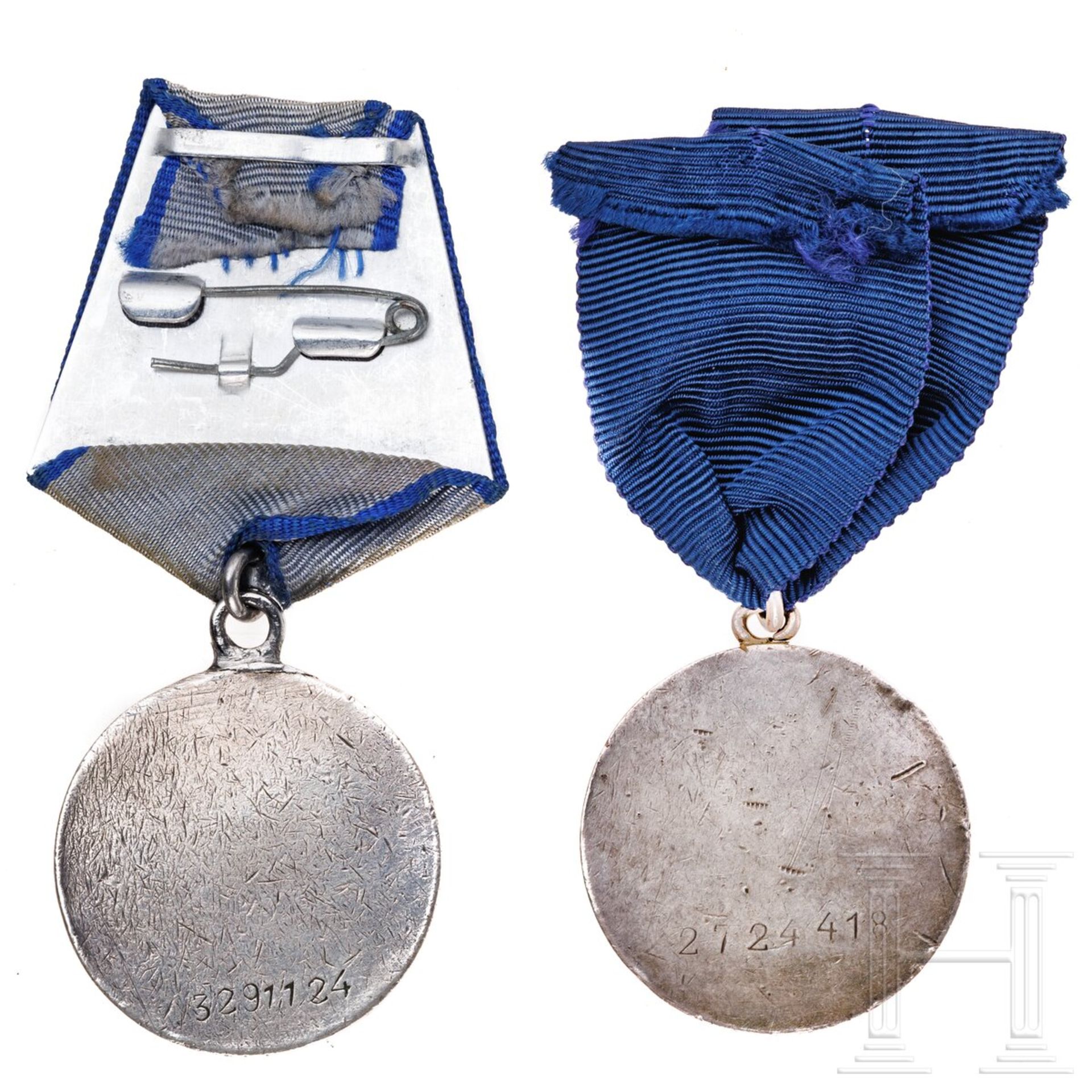28 Medaillen und 26 Abzeichen, Sowjetunion, ab 1942 - Image 3 of 4