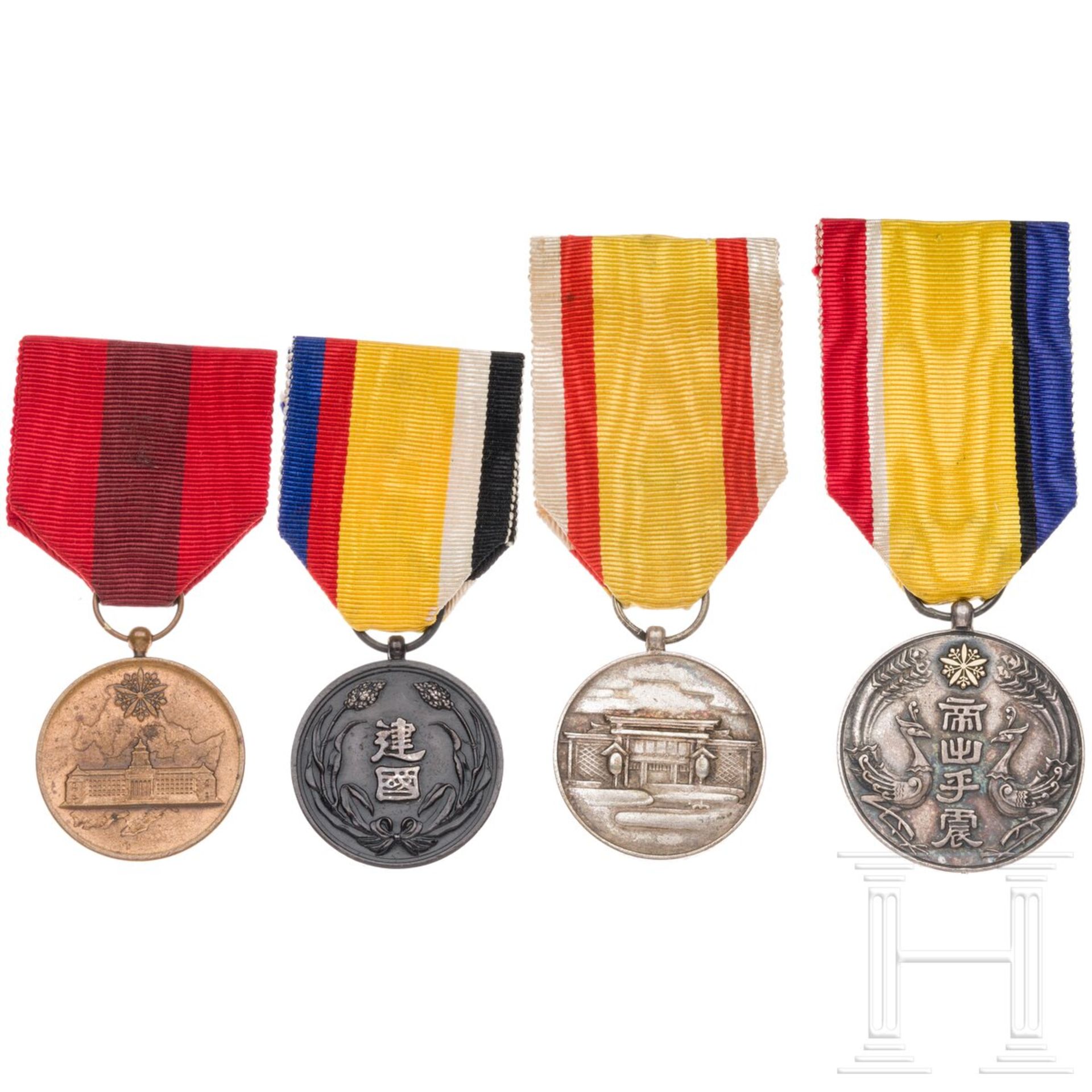 Vier Medaillen, Manchukuo, 1932 - 1945
