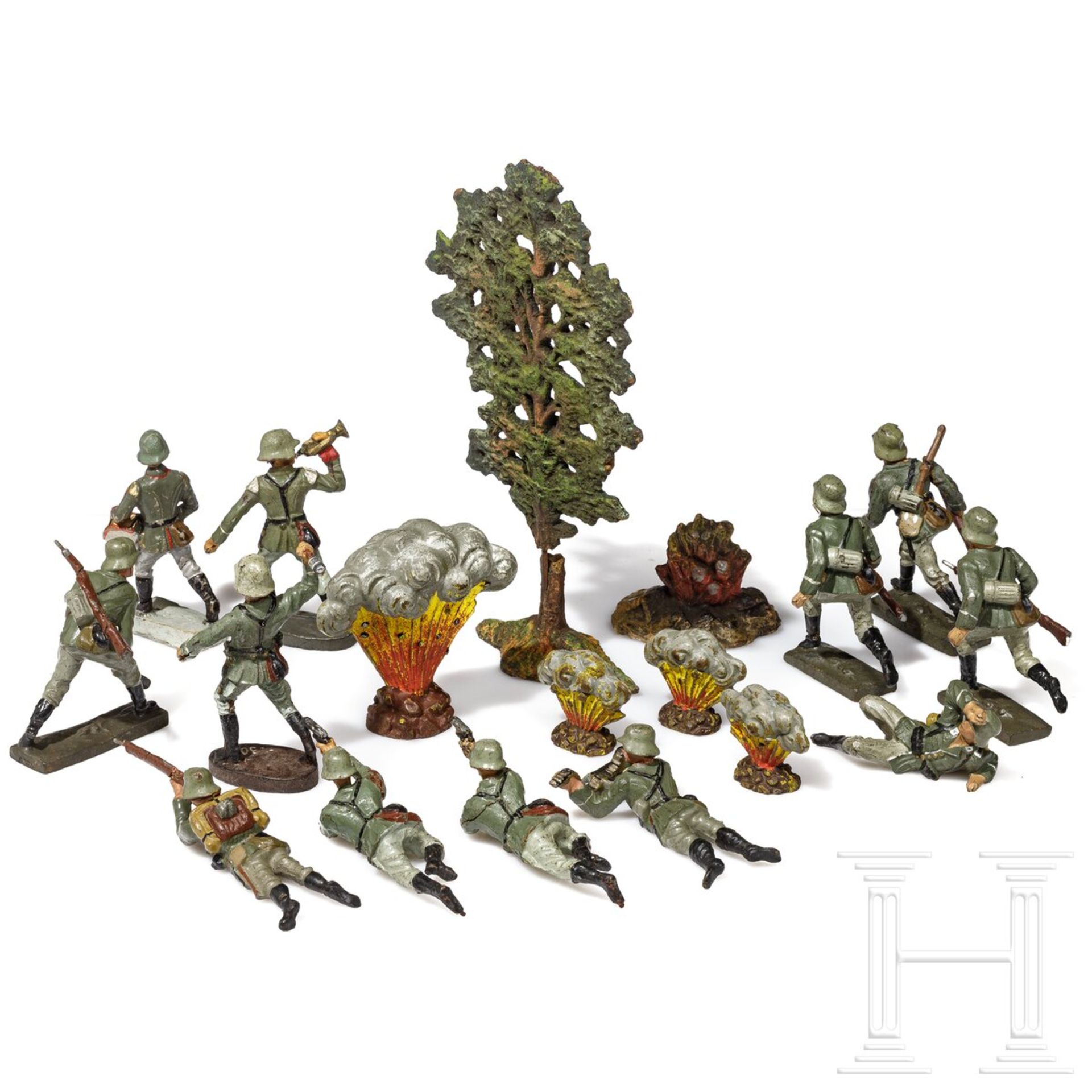 Zwölf kämpfende Lineol- und Elastolin-Soldaten, eine Tanne und fünf Granateinschläge   - Bild 2 aus 3