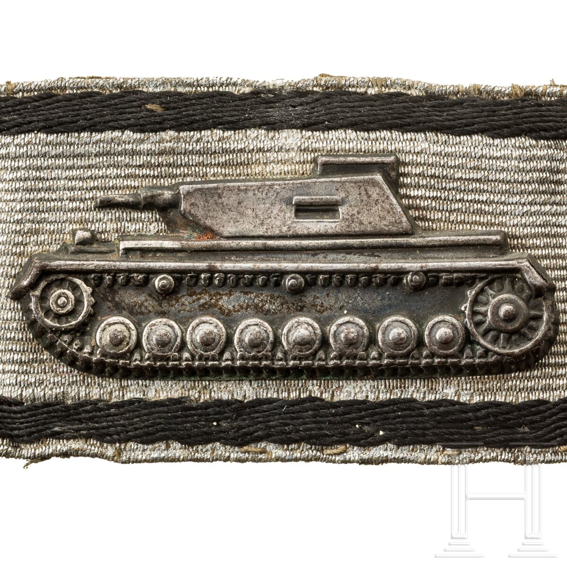 Leutnant Gerhart Klamert - Sonderabzeichen für das Niederkämpfen von Panzerkampfwagen durch Einzelkä - Image 3 of 3