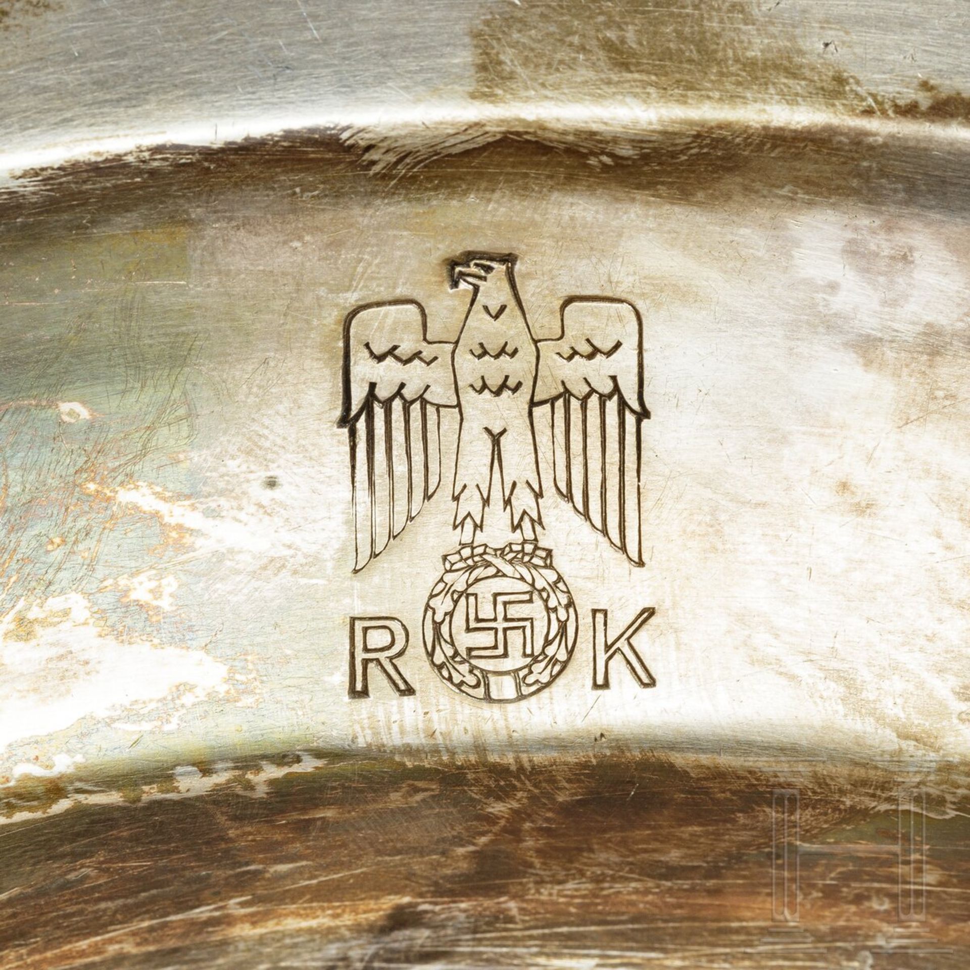 Adolf Hitler - mittelgroße Servierplatte aus dem Tafelsilber der Neuen Reichskanzlei - Bild 3 aus 5