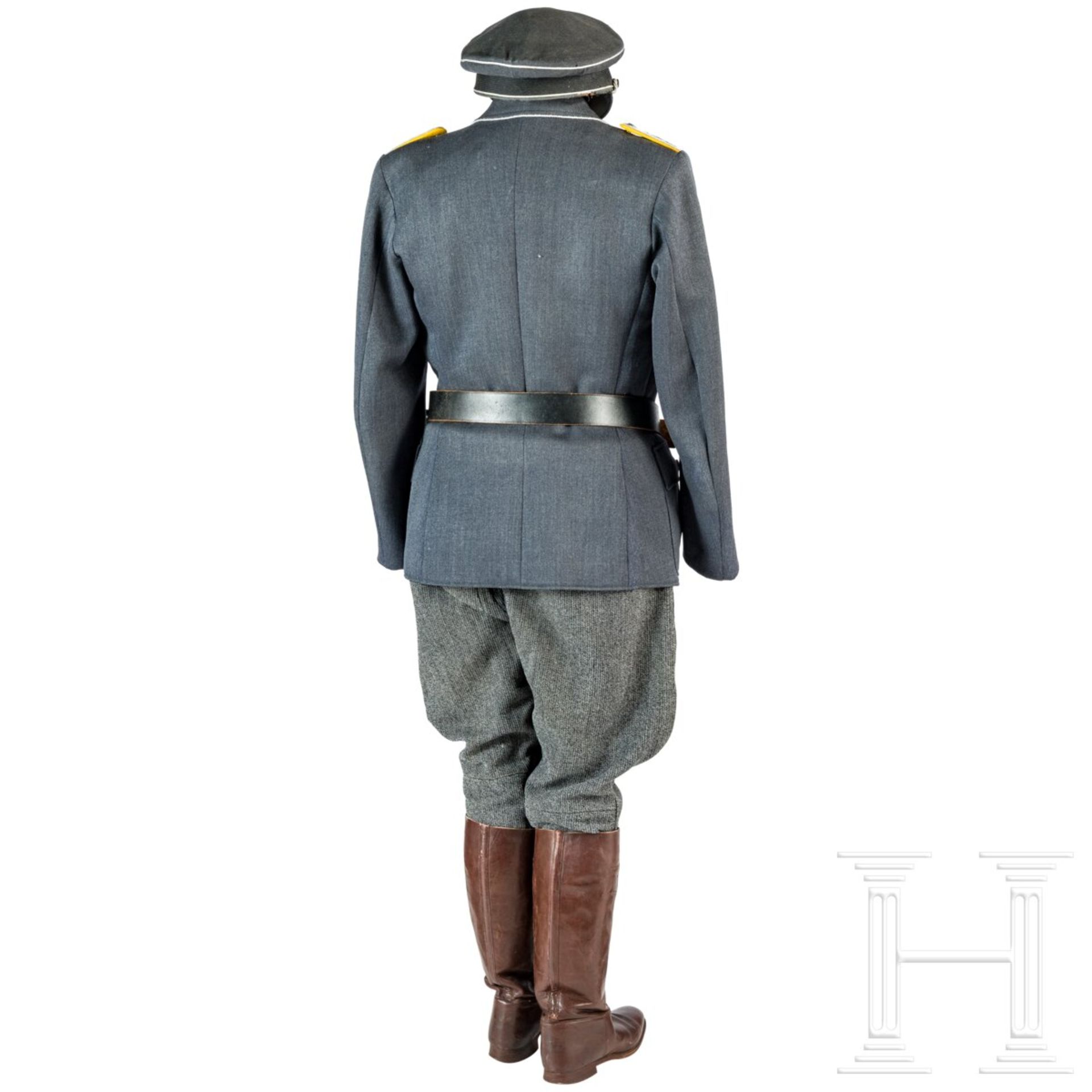 Uniformensemble für einen Hauptmann der Flieger- oder Fallschirmtruppe - Image 5 of 9