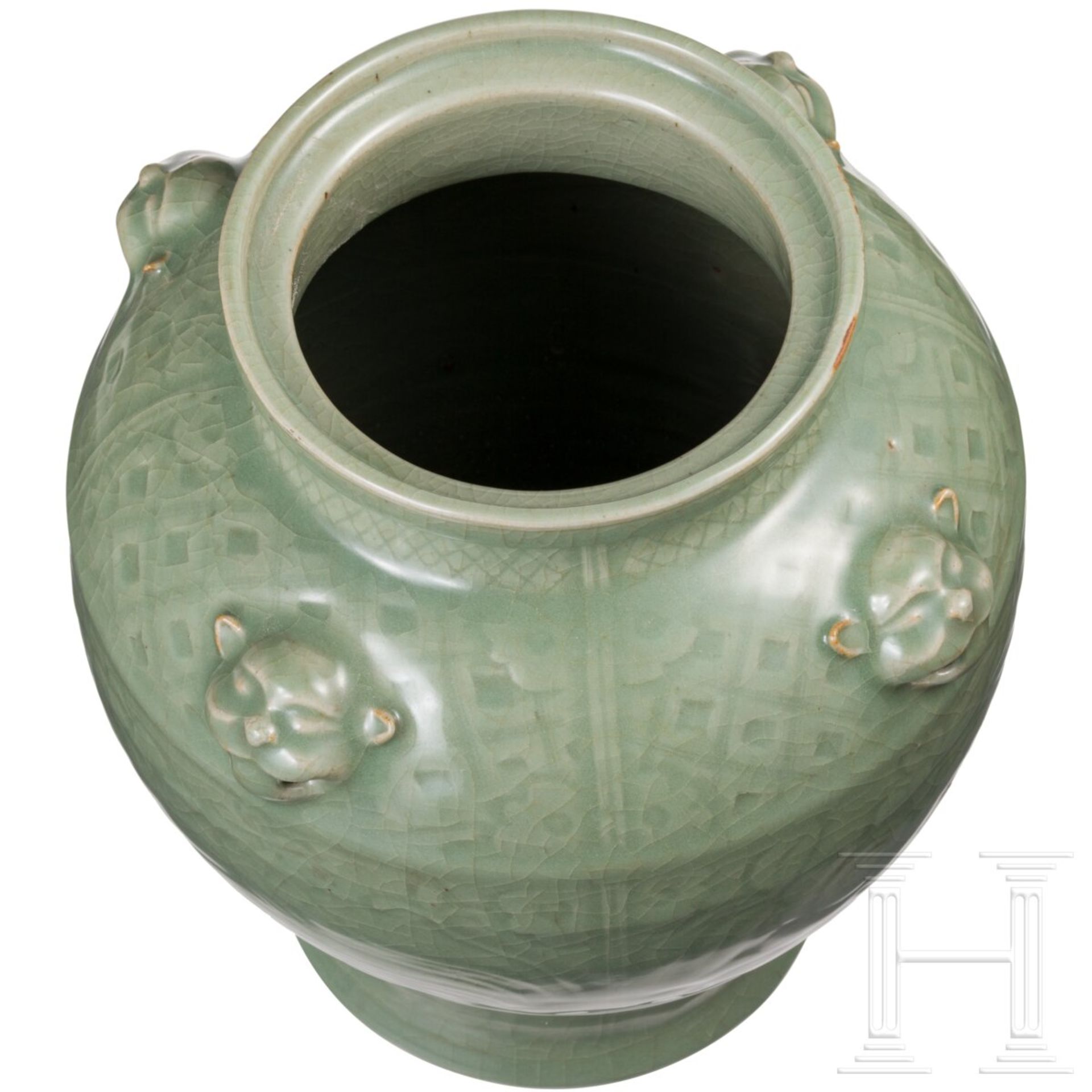Lonquan-Seladon-Vase mit Grotesken, China, wohl Yuan-Dynastie - Bild 4 aus 24