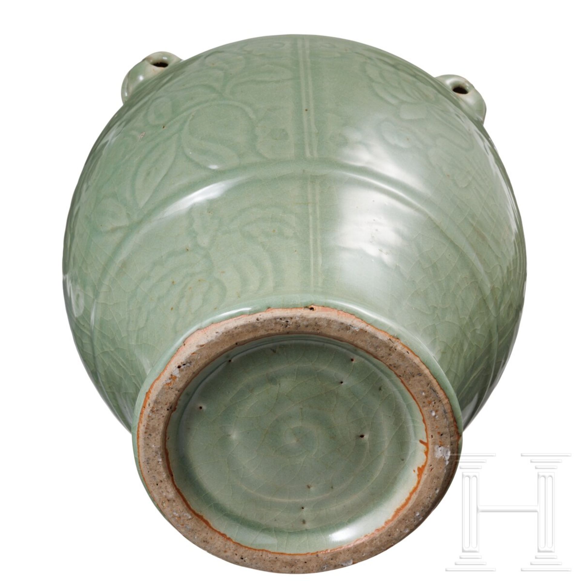 Lonquan-Seladon-Vase mit Grotesken, China, wohl Yuan-Dynastie - Bild 7 aus 24