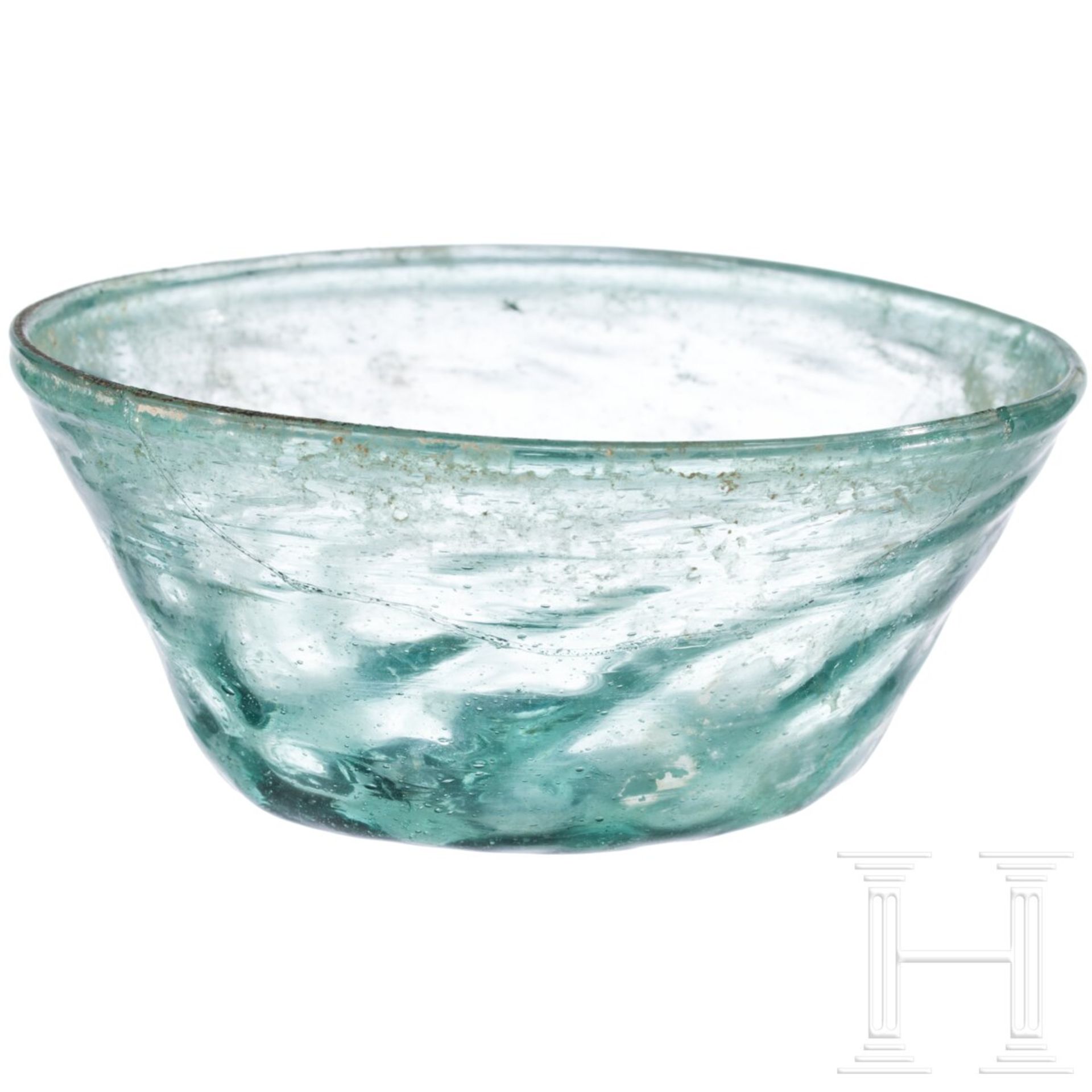 Maigelein, deutsch, 15./16. Jhdt. Hellgrünes Glas. In Model geblasen