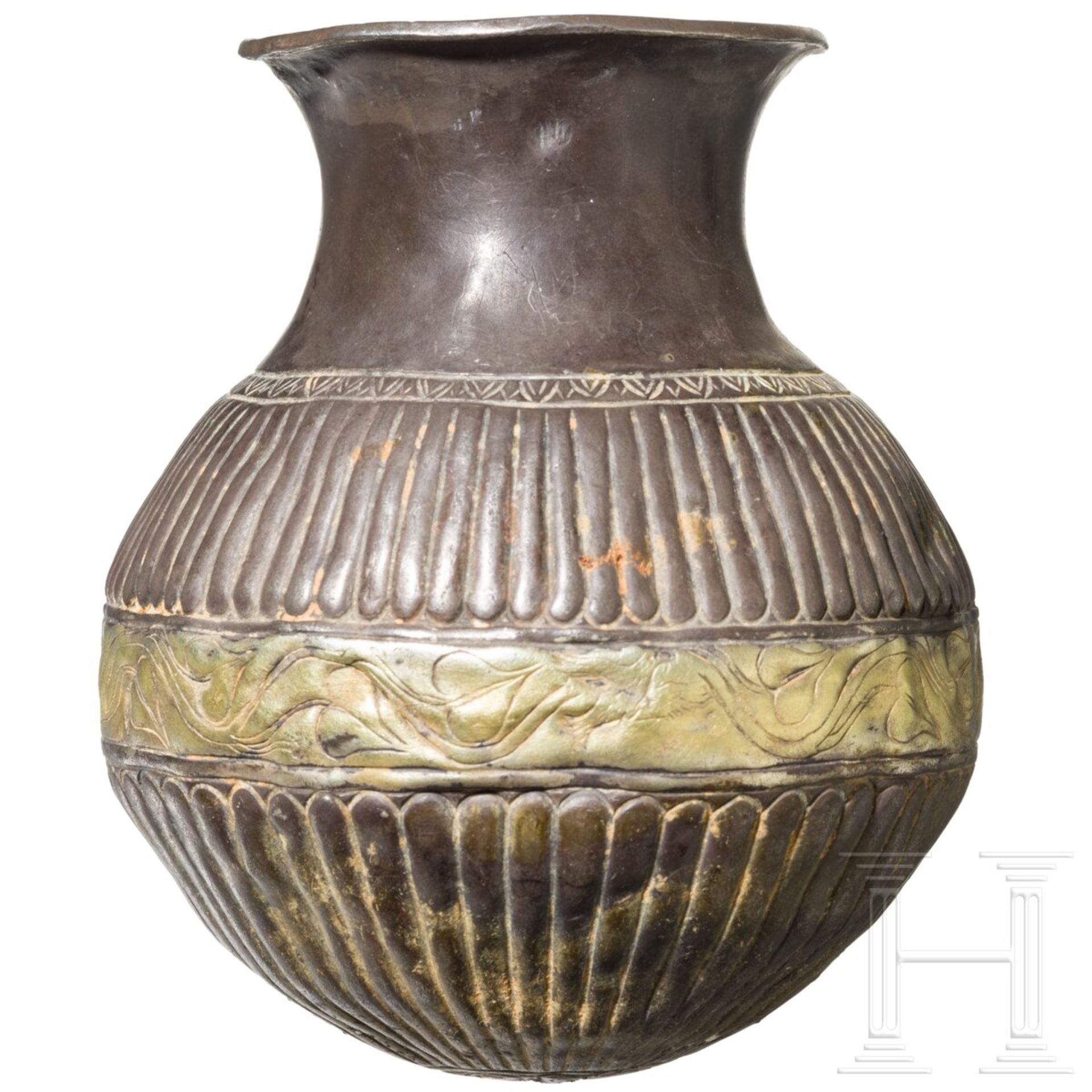 Silbergefäß mit getriebenem und geritztem Dekor, griechisch, 4. Jhdt. v. Chr. - Bild 2 aus 5