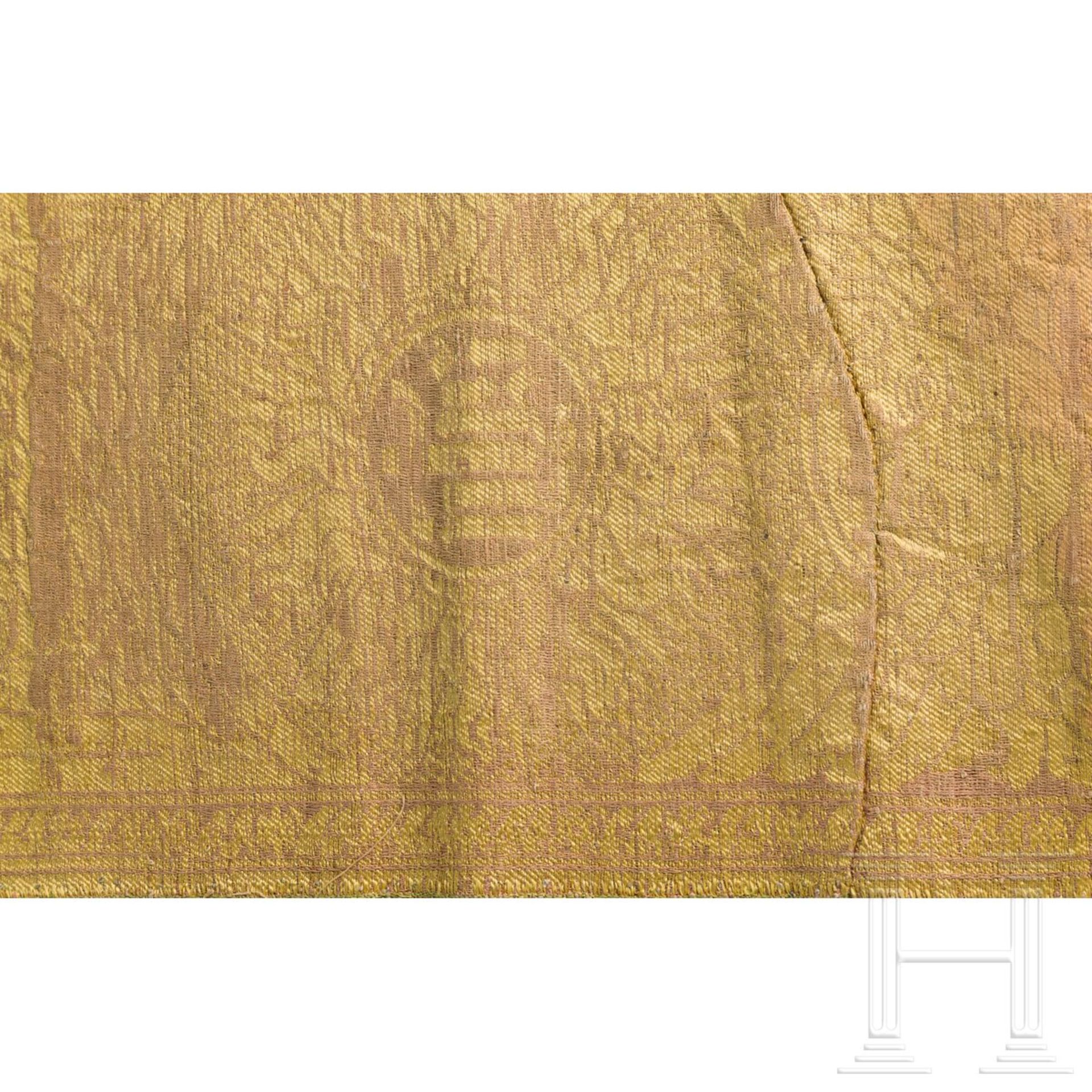 Gruppe von fünf sakralen Textilfragmenten, Florenz, 15. Jhdt. - Image 5 of 6