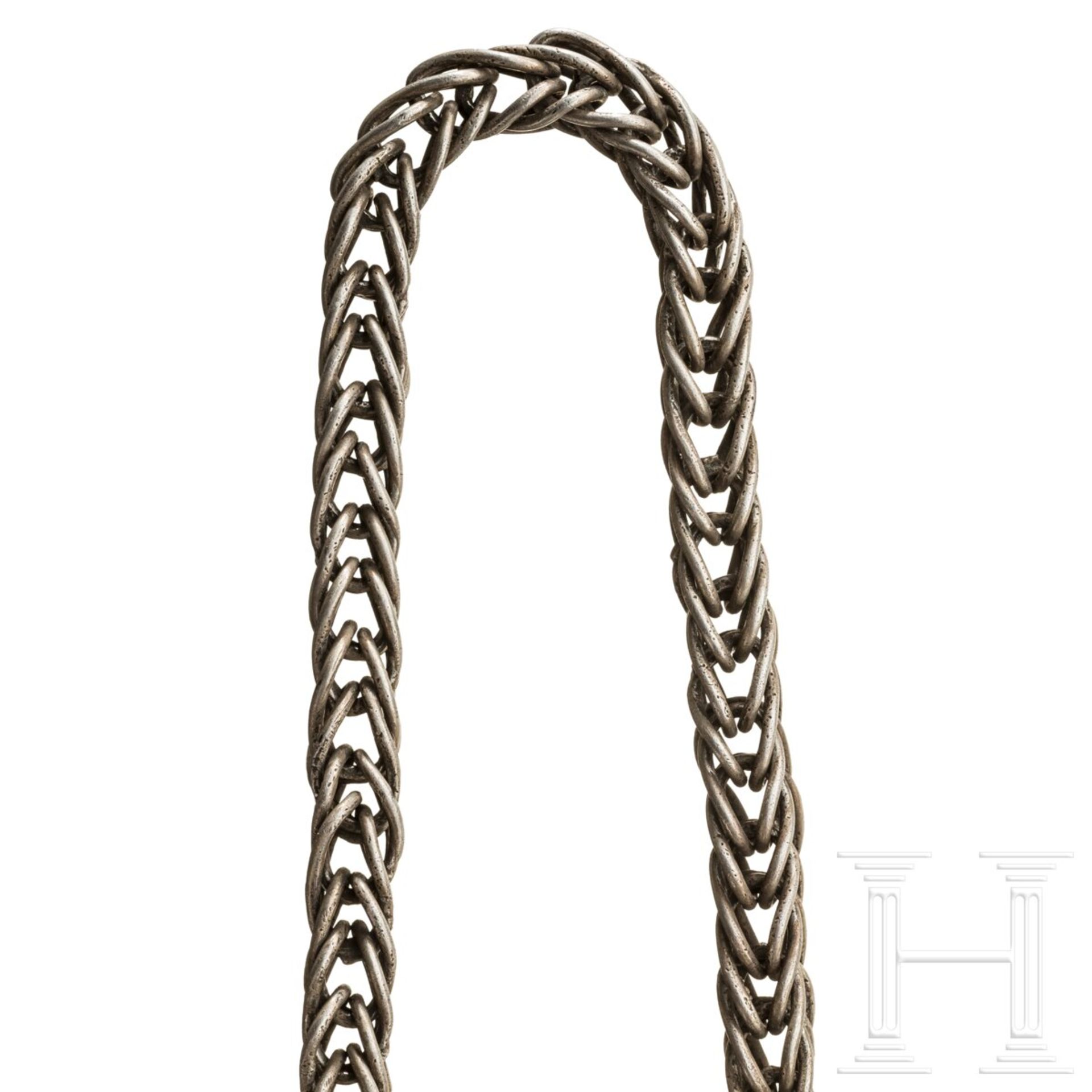 Silberkette mit Tierkopfenden und Thorshammer im Mammenstil, 10. Jhdt.  - Bild 4 aus 6