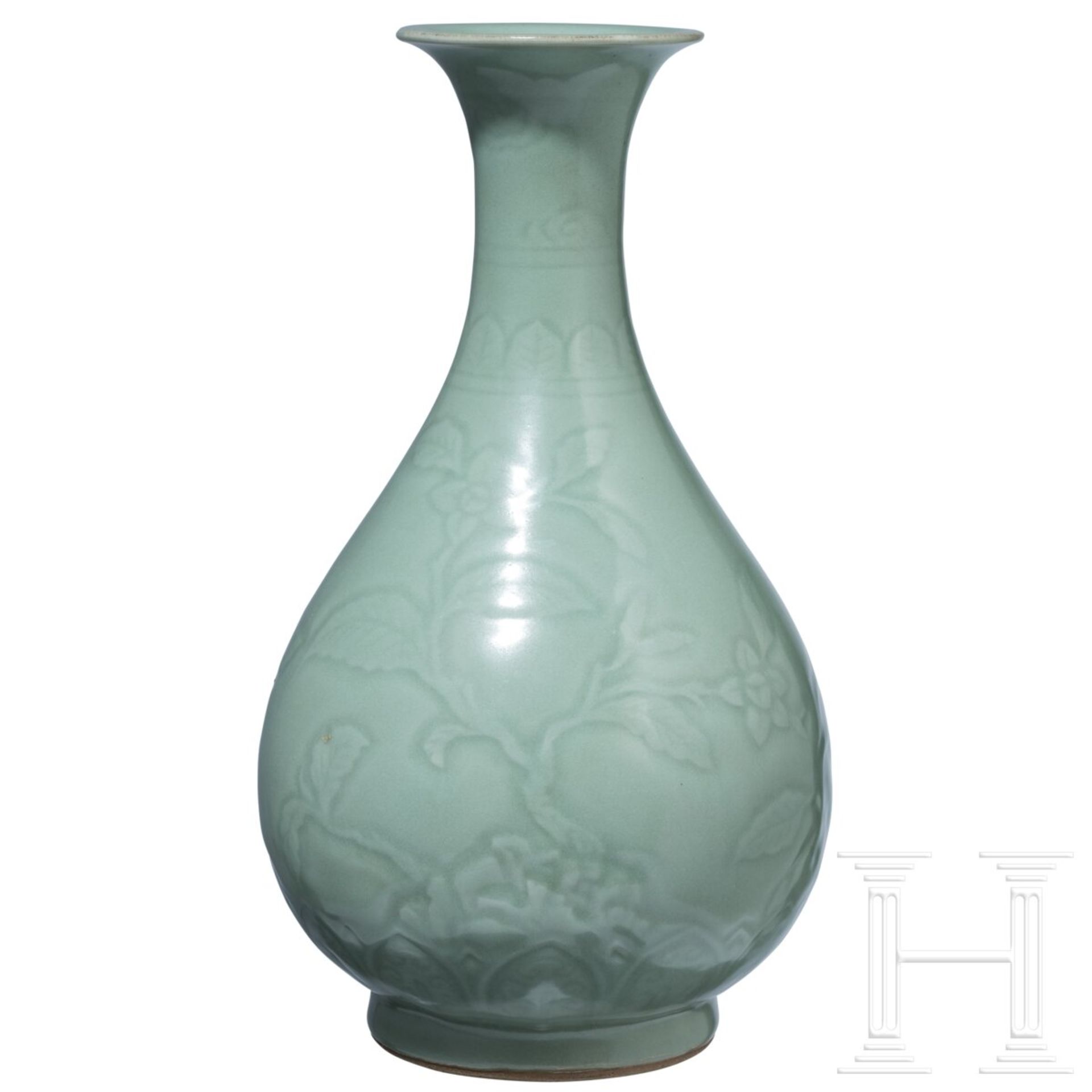 Longquan-Seladon-Yuhuchun-Vase, wohl Ming-Dynastie (1368 - 1644) - Bild 2 aus 18