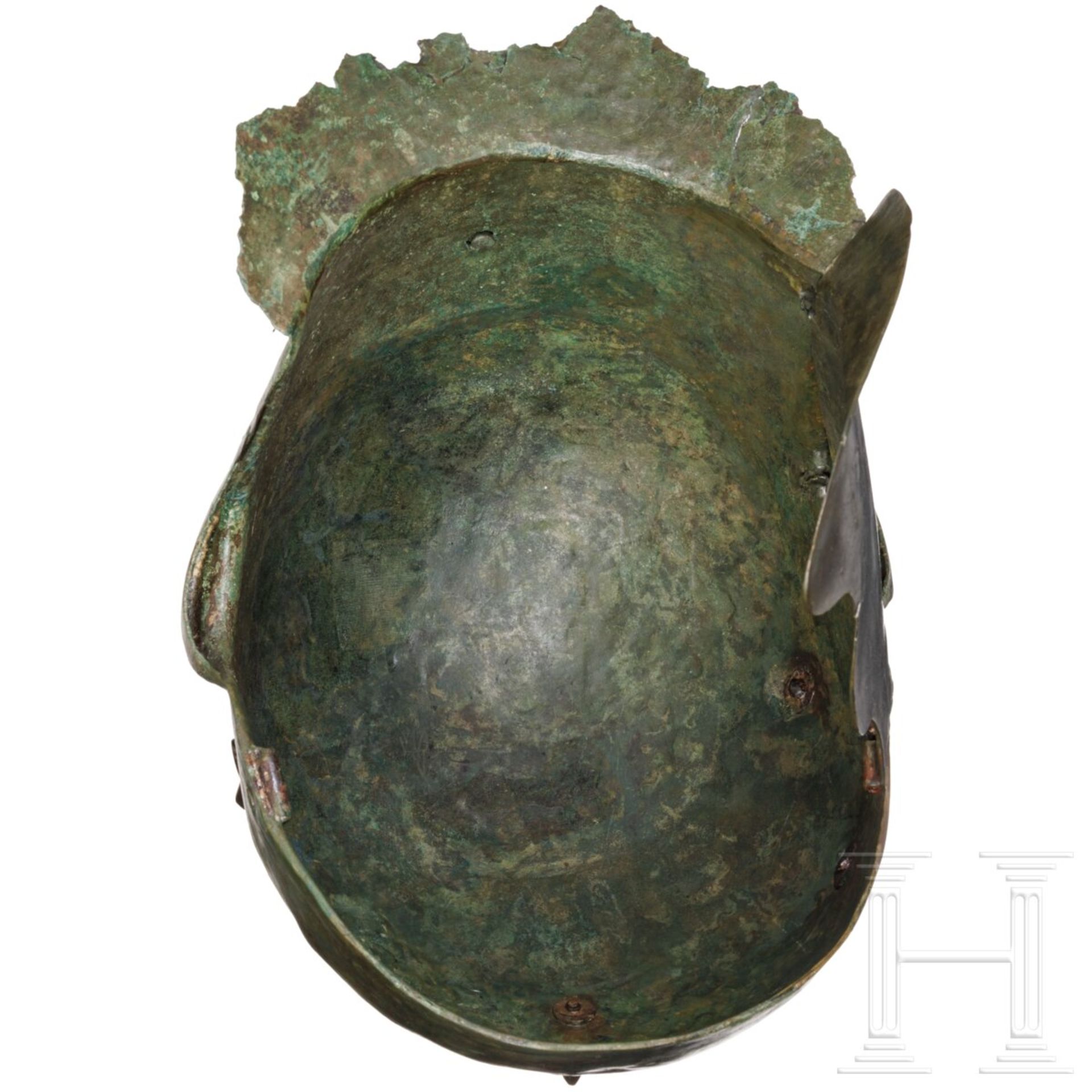 Römischer Bronzehelm vom Typ Niederbieber, 3. Jhdt. n. Chr. - Image 8 of 10