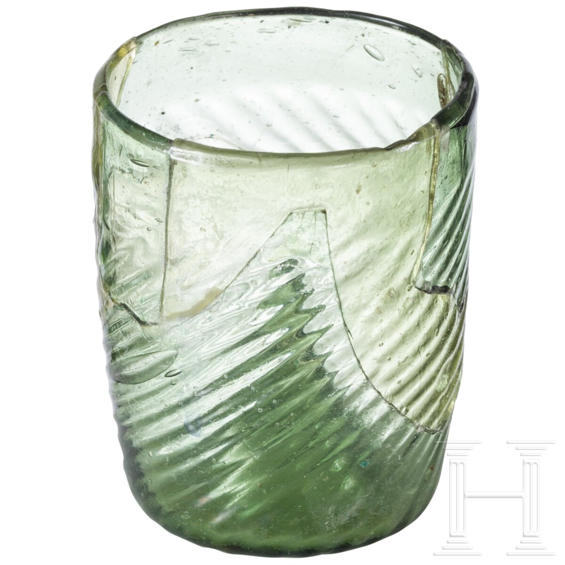 Glasbecher mit geripptem Dekor, deutsch, um 1500 - Bild 2 aus 5