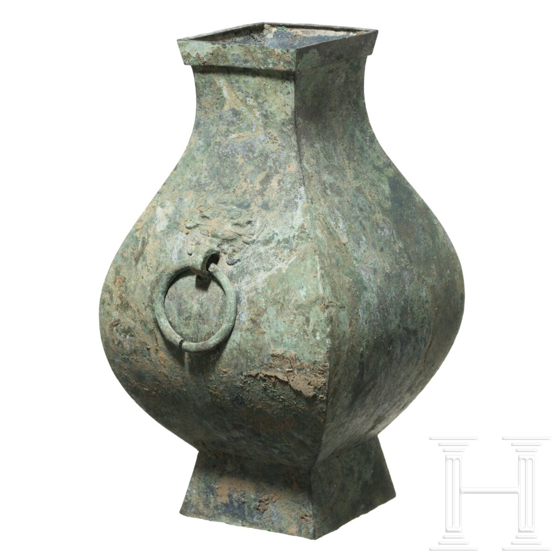 Bronze-Ritualgefäß vom Typ Fanghu, China, Han-Dynastie, 206 v. Chr. - 200 n. Chr. - Bild 4 aus 7