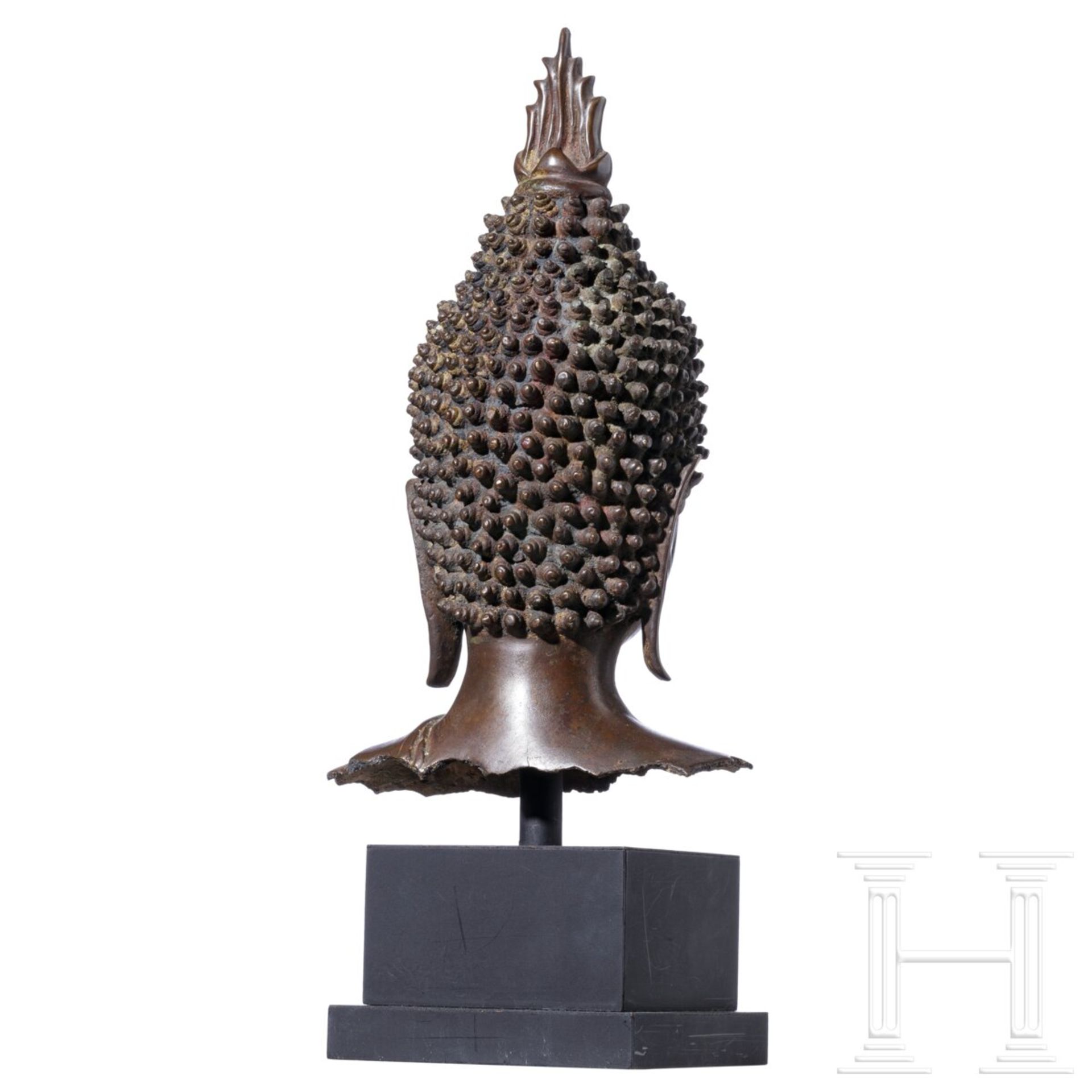 Buddha-Kopf aus Bronze, Nordthailand, wohl 18. Jhdt. - Image 3 of 5