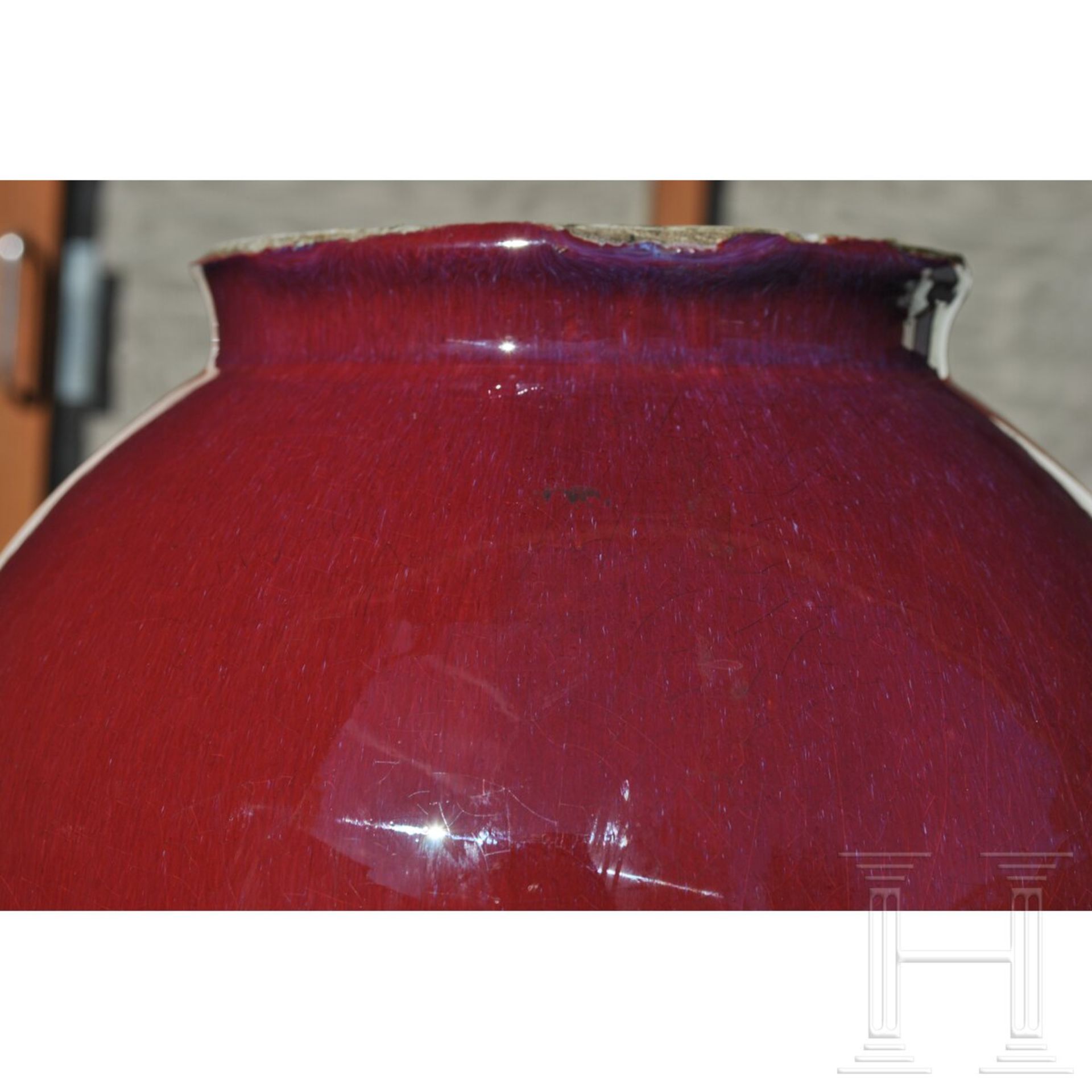 Große kupferrote Vase mit Qianlong-Sechszeichenmarke, China, 19./20. Jhdt. - Bild 17 aus 22