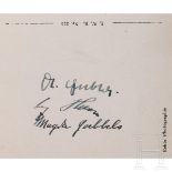 Adolf Hitler, Magda und Joseph Goebbels - eigenhändig signierte Fotographie-Postkarte