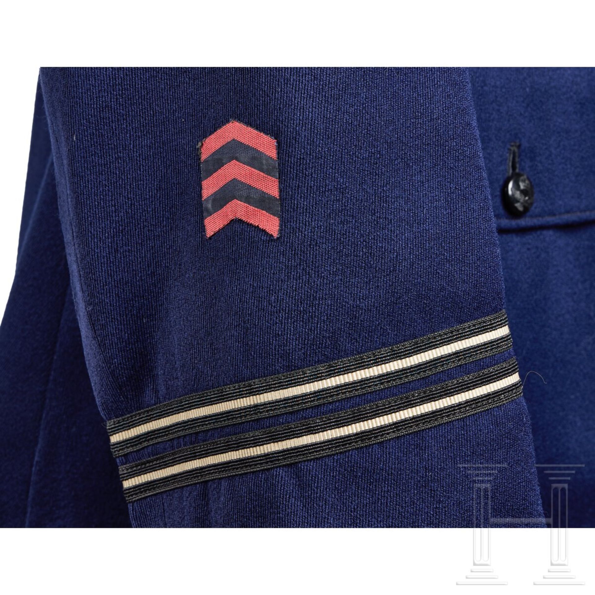 A Royal Australian Air Force Officer Service Tunic - Bild 6 aus 7