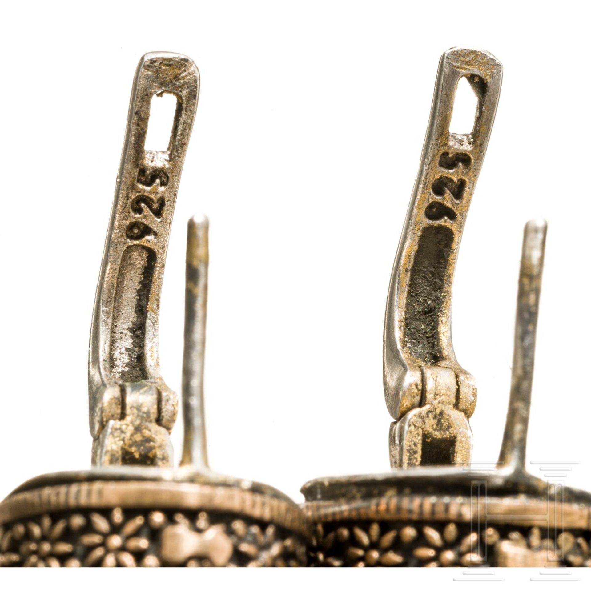Ein Paar Ohrringe mit Spinell - Bild 5 aus 5