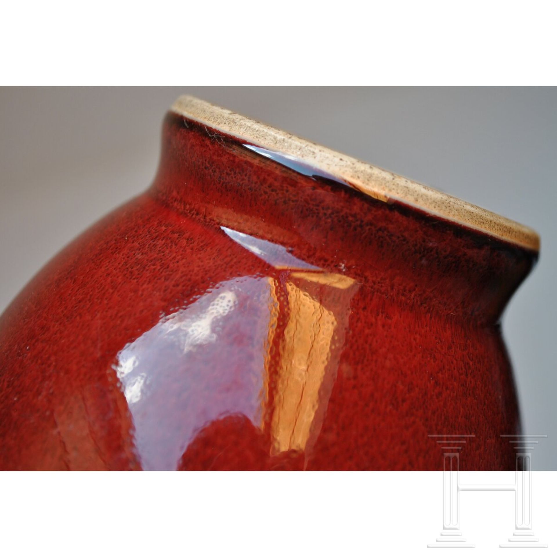 Kupferrot glasierte Vase, China, 19./20. Jhdt.  - Bild 8 aus 14