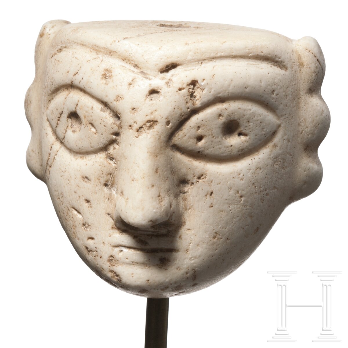 Marmorköpfchen einer Gottheit, sumerisch, 3. Jtsd. v. Chr. - Image 2 of 2