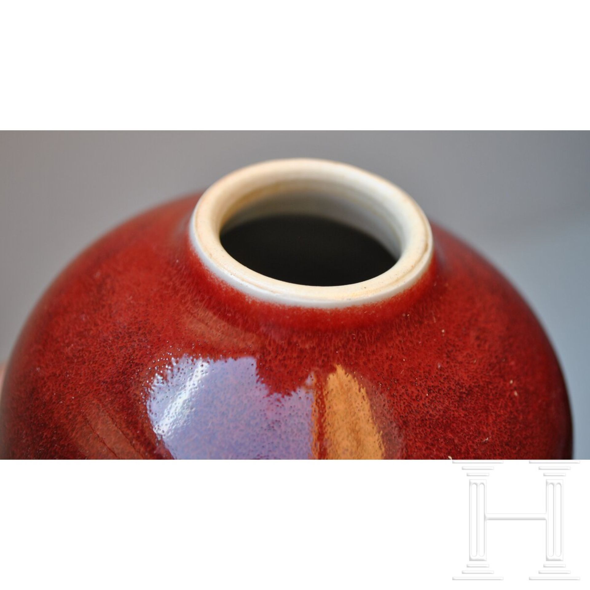 Kupferrot glasierte Vase, China, 19./20. Jhdt.  - Bild 12 aus 14
