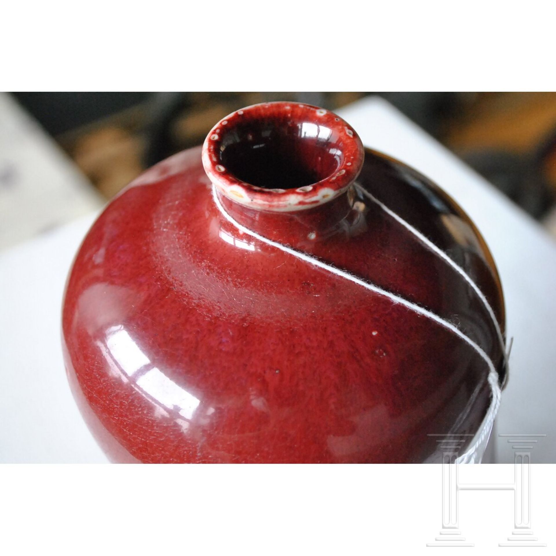 Sang-de-boef-glasierte Meiping-Vase, China, 18. Jhdt. - Image 9 of 13
