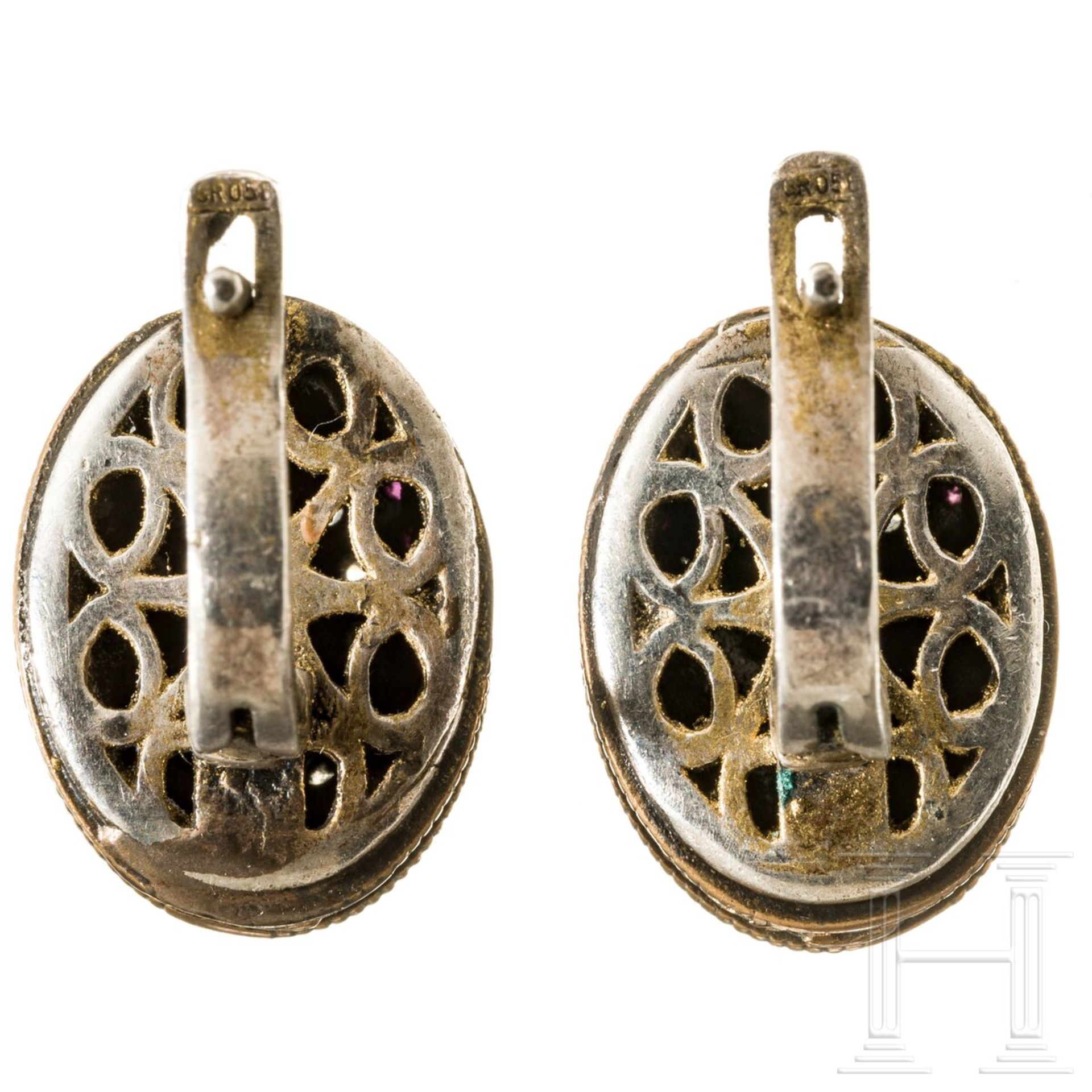 Ein Paar Ohrringe mit Spinell - Bild 2 aus 5