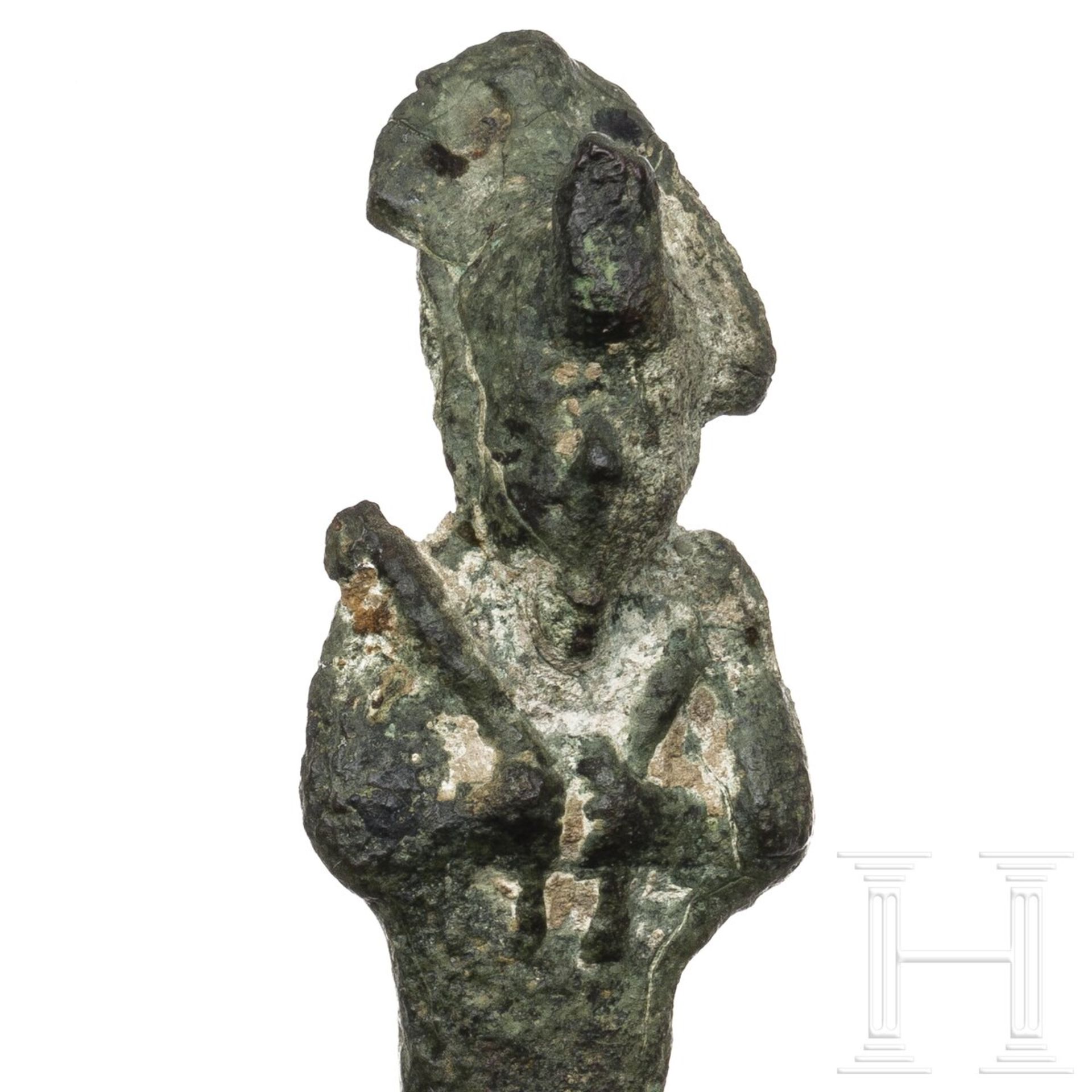 Zwei Uschebtis aus Fayence sowie bronzene Osirisstatuette, altägyptisch, Spätzeit, mittleres Drittel - Image 6 of 7