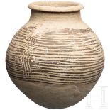 Ovoides Keramikgefäß mit Streifendekor, Khabur-Keramik, Syrien, 1. Hälfte 2. Jtsd. v. Chr.