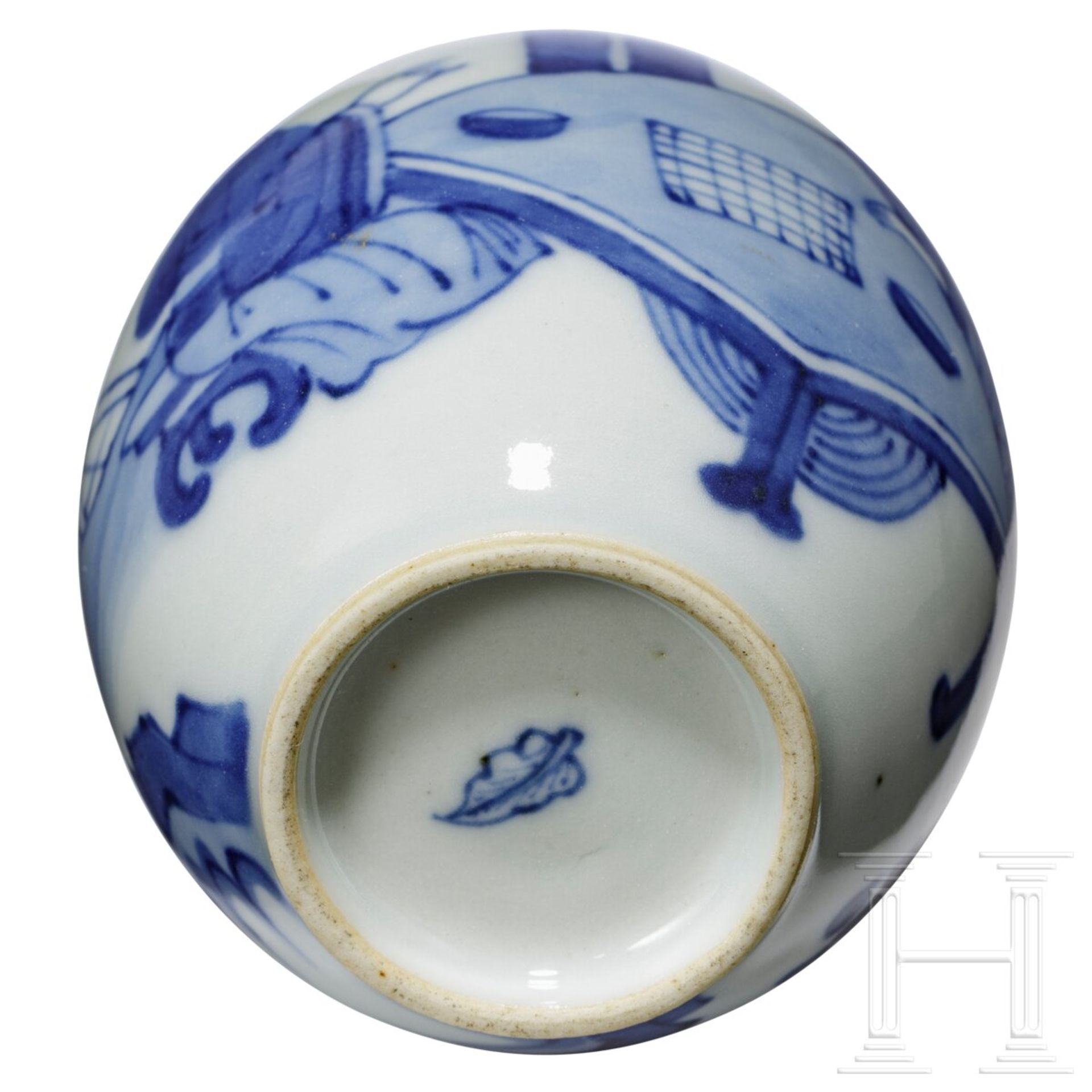 Kleine blau-weiße Gu-Vase und Deckelgefäß, wohl Kangxi-Periode - Image 5 of 20