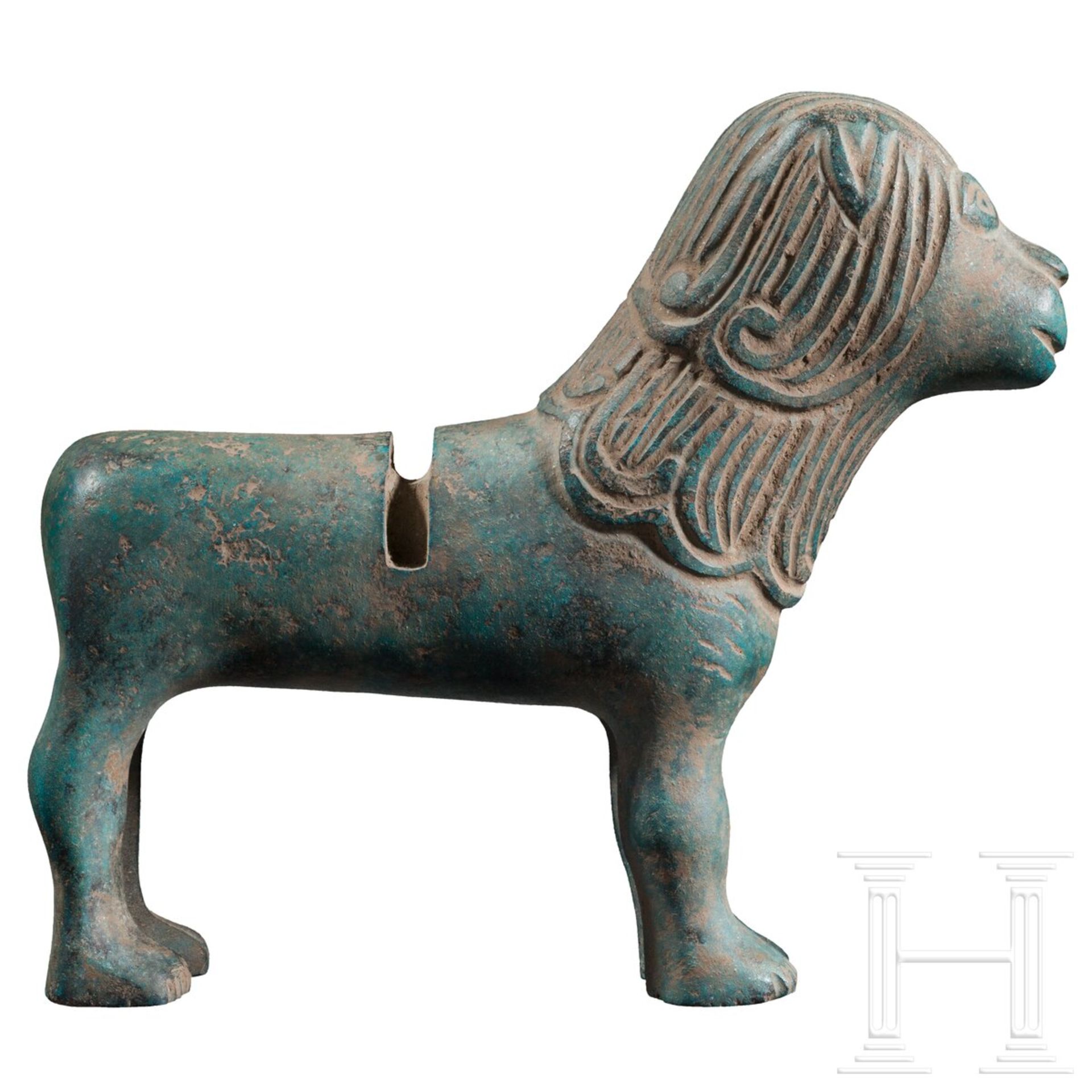 Bronzeskulptur eines Löwen, frühromanisch, 10. - 11. Jhdt. - Image 3 of 4