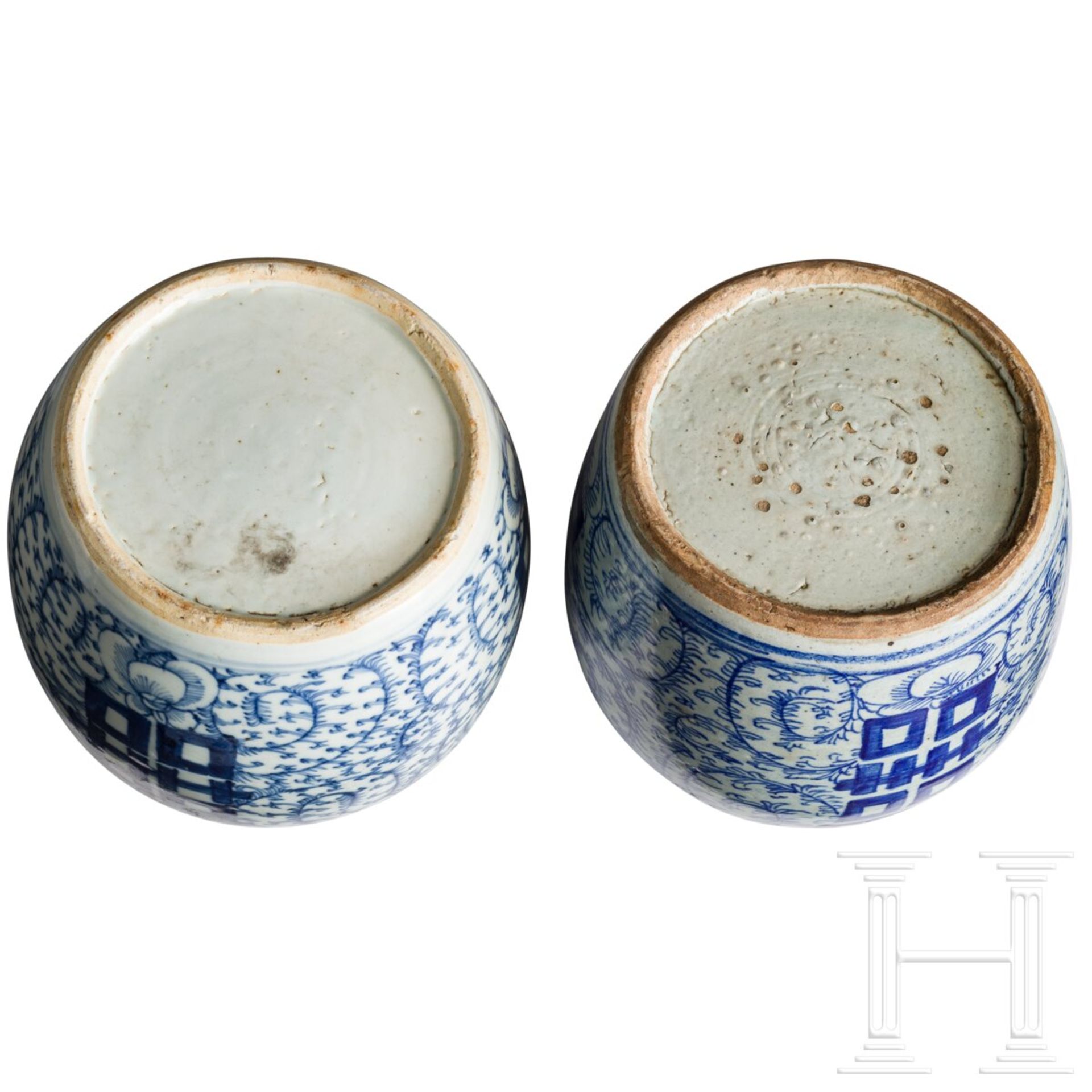 Ein Paar blauweiße Deckelvasen, China, späte Qing-Dynastie - Image 5 of 7