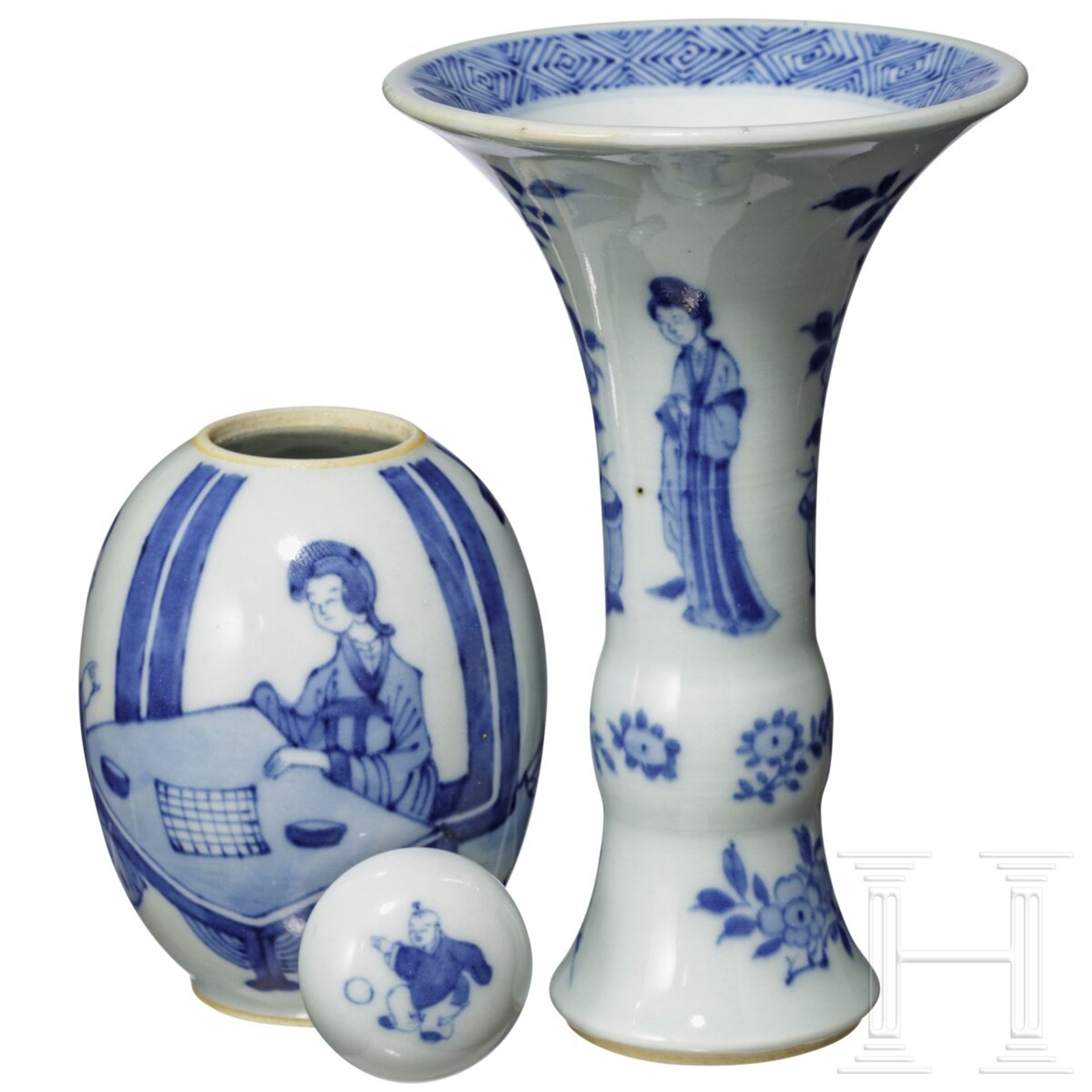 Kleine blau-weiße Gu-Vase und Deckelgefäß, wohl Kangxi-Periode - Image 2 of 20